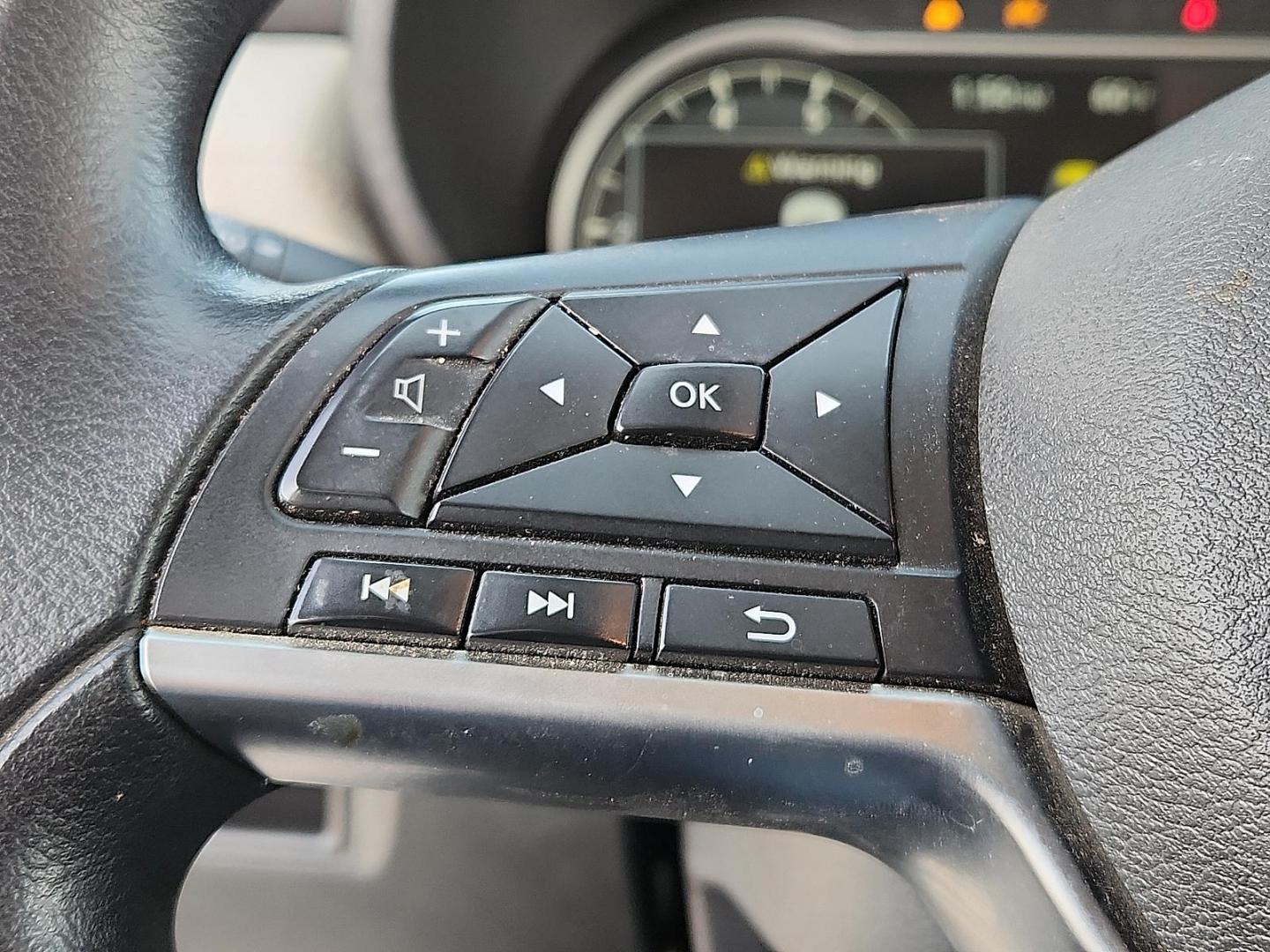 2020 WHITE Nissan Versa SV Xtronic CVT (3N1CN8EV9LL) with an 1.6L I-4 DOHC, variable valve control, regular unleaded, engine with 122HP engine, located at 4711 Ave Q, Lubbock, TX, 79412, (806) 687-2362, 33.551304, -101.855293 - Photo#15