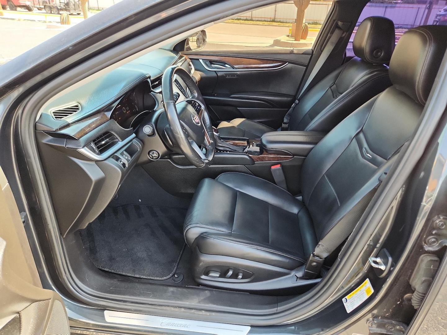 2015 Graphite Metallic - GLJ /Jet Black - AFC Cadillac XTS Luxury (2G61M5S33F9) with an ENGINE, 3.6L SIDI DOHC V6 VVT engine, located at 4711 Ave Q, Lubbock, TX, 79412, (806) 687-2362, 33.551304, -101.855293 - Photo#10
