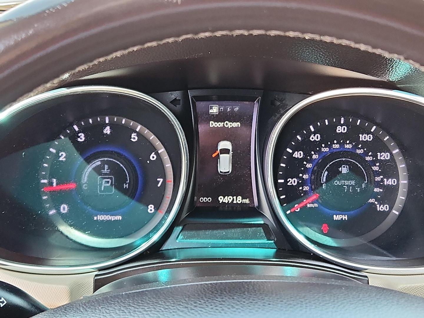 2014 Cabo Bronze - D0 /Beige - VYN Hyundai Santa Fe Sport 2.0L Turbo (5XYZU3LA3EG) with an Engine: 2.0L Turbo-GDI DOHC 16-Valve I4 engine, located at 4711 Ave Q, Lubbock, TX, 79412, (806) 687-2362, 33.551304, -101.855293 - Photo#16