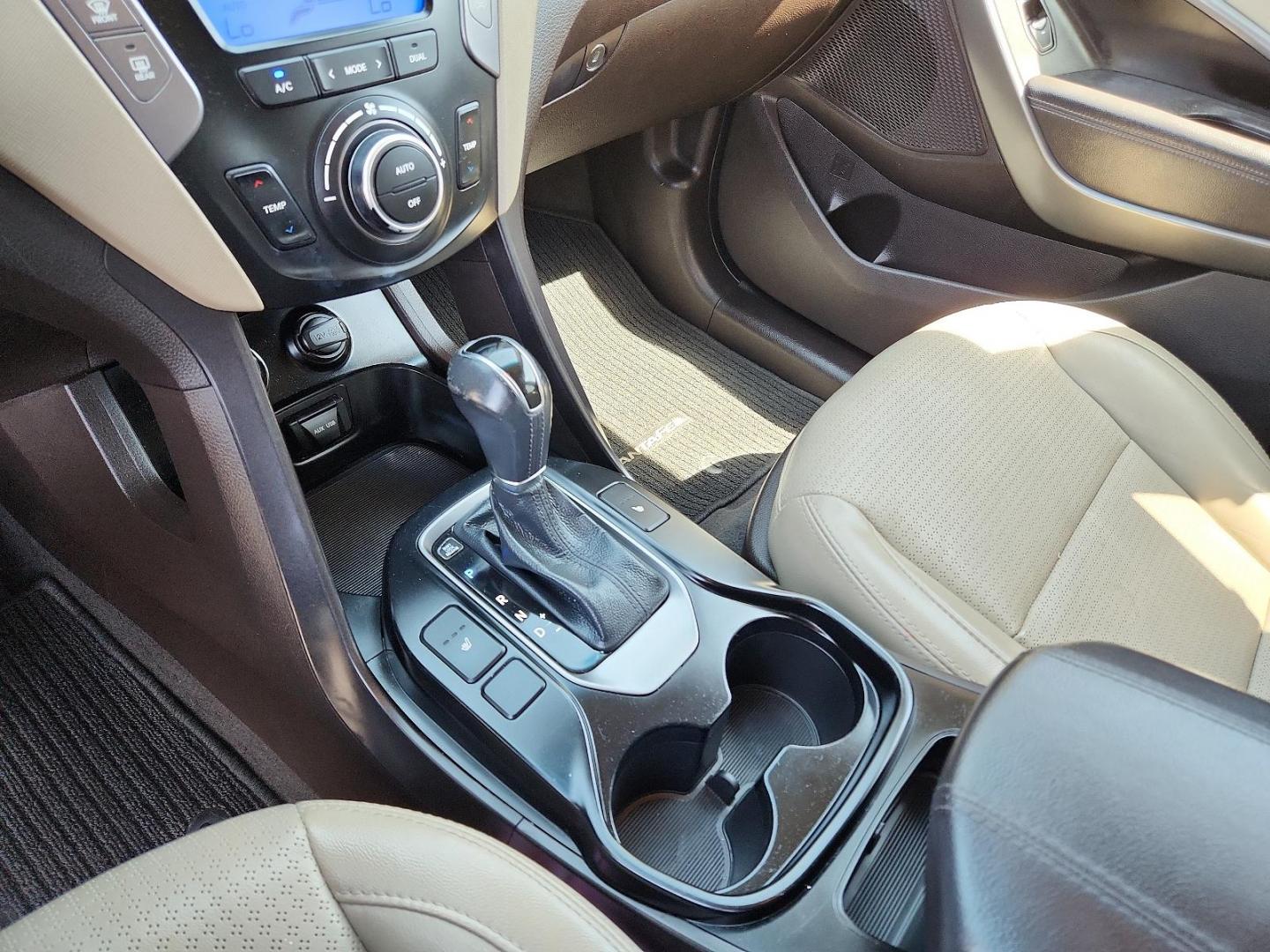 2014 Cabo Bronze - D0 /Beige - VYN Hyundai Santa Fe Sport 2.0L Turbo (5XYZU3LA3EG) with an Engine: 2.0L Turbo-GDI DOHC 16-Valve I4 engine, located at 4711 Ave Q, Lubbock, TX, 79412, (806) 687-2362, 33.551304, -101.855293 - Photo#18