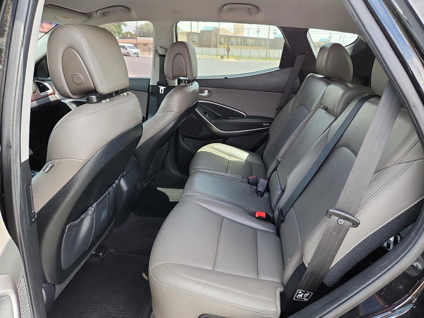 2018 Twilight Black - S3B /Gray - VFG Hyundai Santa Fe Sport 2.4L (5NMZU3LB5JH) with an Theta II 2.4L I-4 gasoline direct injection, DOHC, D-CVVT variable valve control, regular unleaded, engine with 185HP engine, located at 4711 Ave Q, Lubbock, TX, 79412, (806) 687-2362, 33.551304, -101.855293 - Photo#8