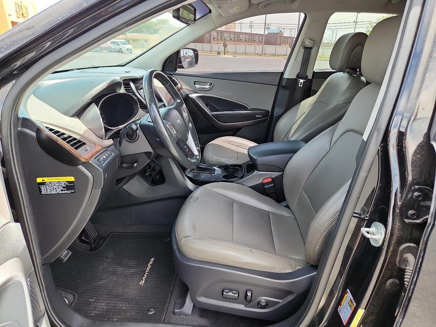 2018 Twilight Black - S3B /Gray - VFG Hyundai Santa Fe Sport 2.4L (5NMZU3LB5JH) with an Theta II 2.4L I-4 gasoline direct injection, DOHC, D-CVVT variable valve control, regular unleaded, engine with 185HP engine, located at 4711 Ave Q, Lubbock, TX, 79412, (806) 687-2362, 33.551304, -101.855293 - Photo#10