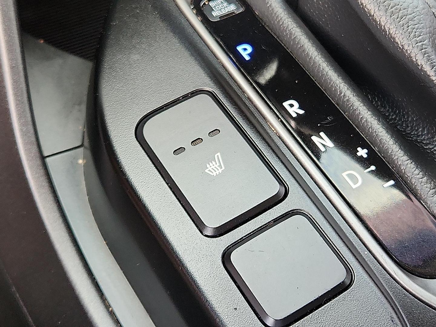 2018 Twilight Black - S3B /Gray - VFG Hyundai Santa Fe Sport 2.4L (5NMZU3LB5JH) with an Theta II 2.4L I-4 gasoline direct injection, DOHC, D-CVVT variable valve control, regular unleaded, engine with 185HP engine, located at 4711 Ave Q, Lubbock, TX, 79412, (806) 687-2362, 33.551304, -101.855293 - Photo#19