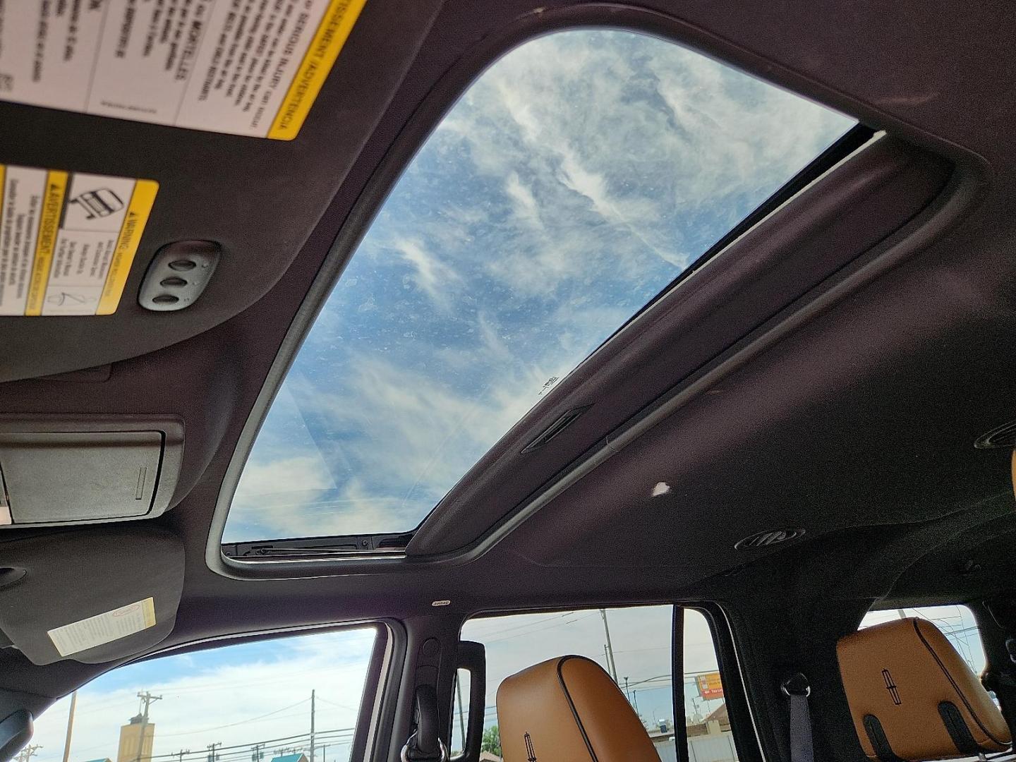 2014 WHITE Lincoln Navigator (5LMJJ2H58EE) with an 5.4L V-8 variable valve control, regular unleaded, engine with 310HP engine, located at 4711 Ave Q, Lubbock, TX, 79412, (806) 687-2362, 33.551304, -101.855293 - Photo#12