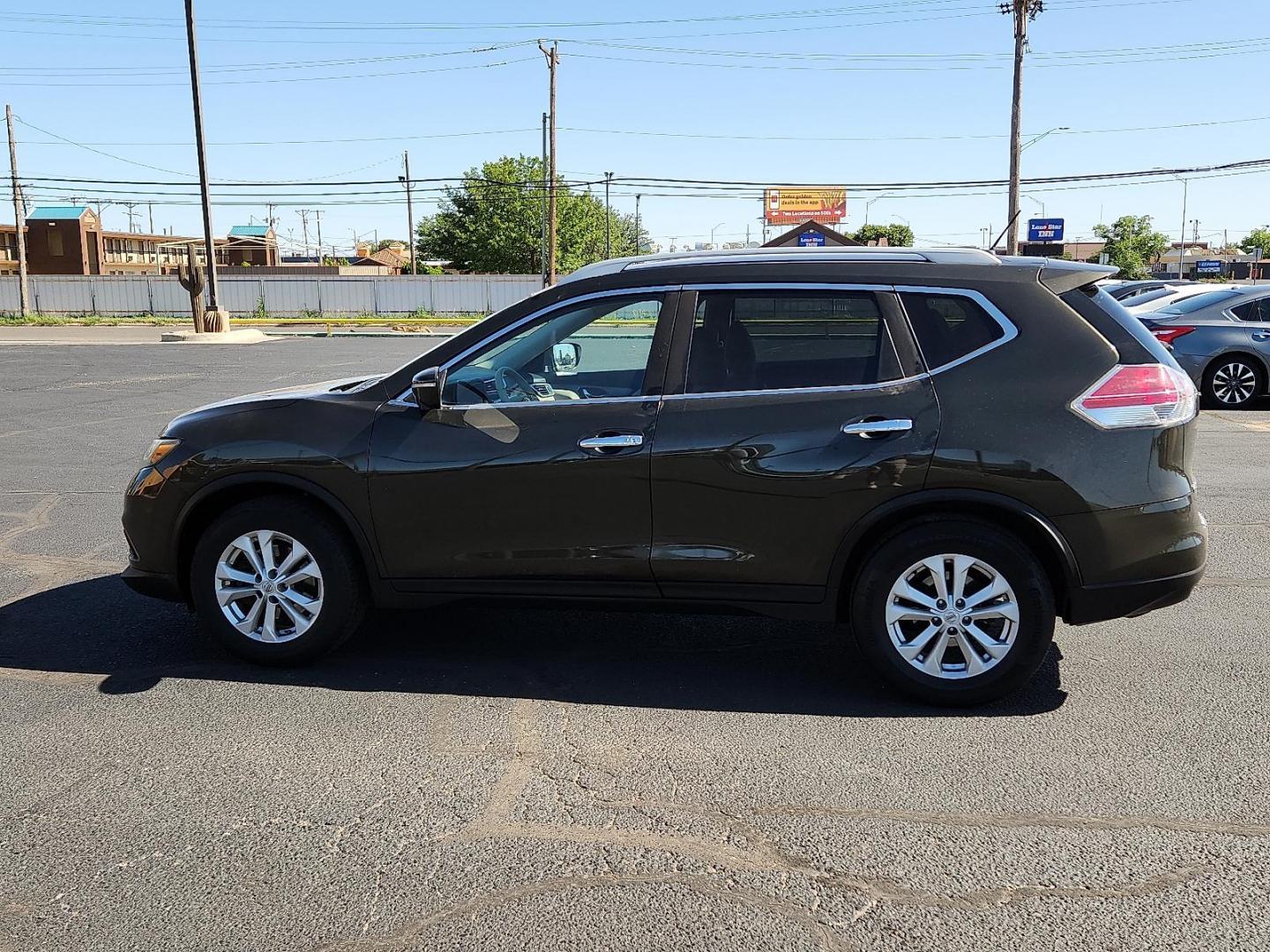 2014 Saharan Sun - EAP Nissan Rogue SV (5N1AT2ML8EC) with an 2.5L I-4 DOHC, variable valve control, regular unleaded, engine with 170HP engine, located at 4711 Ave Q, Lubbock, TX, 79412, (806) 687-2362, 33.551304, -101.855293 - Photo#1