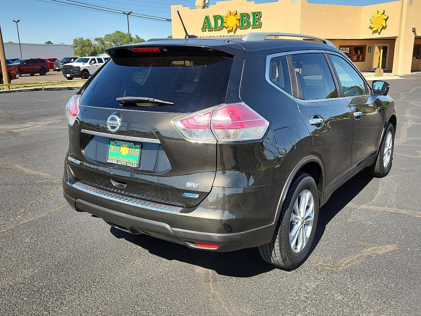 2014 Saharan Sun - EAP Nissan Rogue SV (5N1AT2ML8EC) with an 2.5L I-4 DOHC, variable valve control, regular unleaded, engine with 170HP engine, located at 4711 Ave Q, Lubbock, TX, 79412, (806) 687-2362, 33.551304, -101.855293 - Photo#3