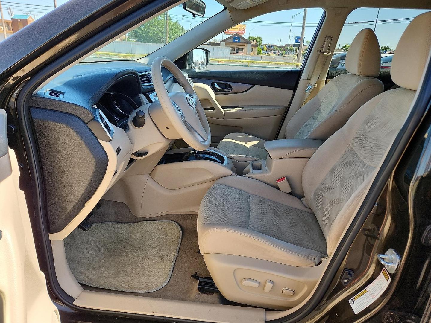 2014 Saharan Sun - EAP Nissan Rogue SV (5N1AT2ML8EC) with an 2.5L I-4 DOHC, variable valve control, regular unleaded, engine with 170HP engine, located at 4711 Ave Q, Lubbock, TX, 79412, (806) 687-2362, 33.551304, -101.855293 - Photo#10