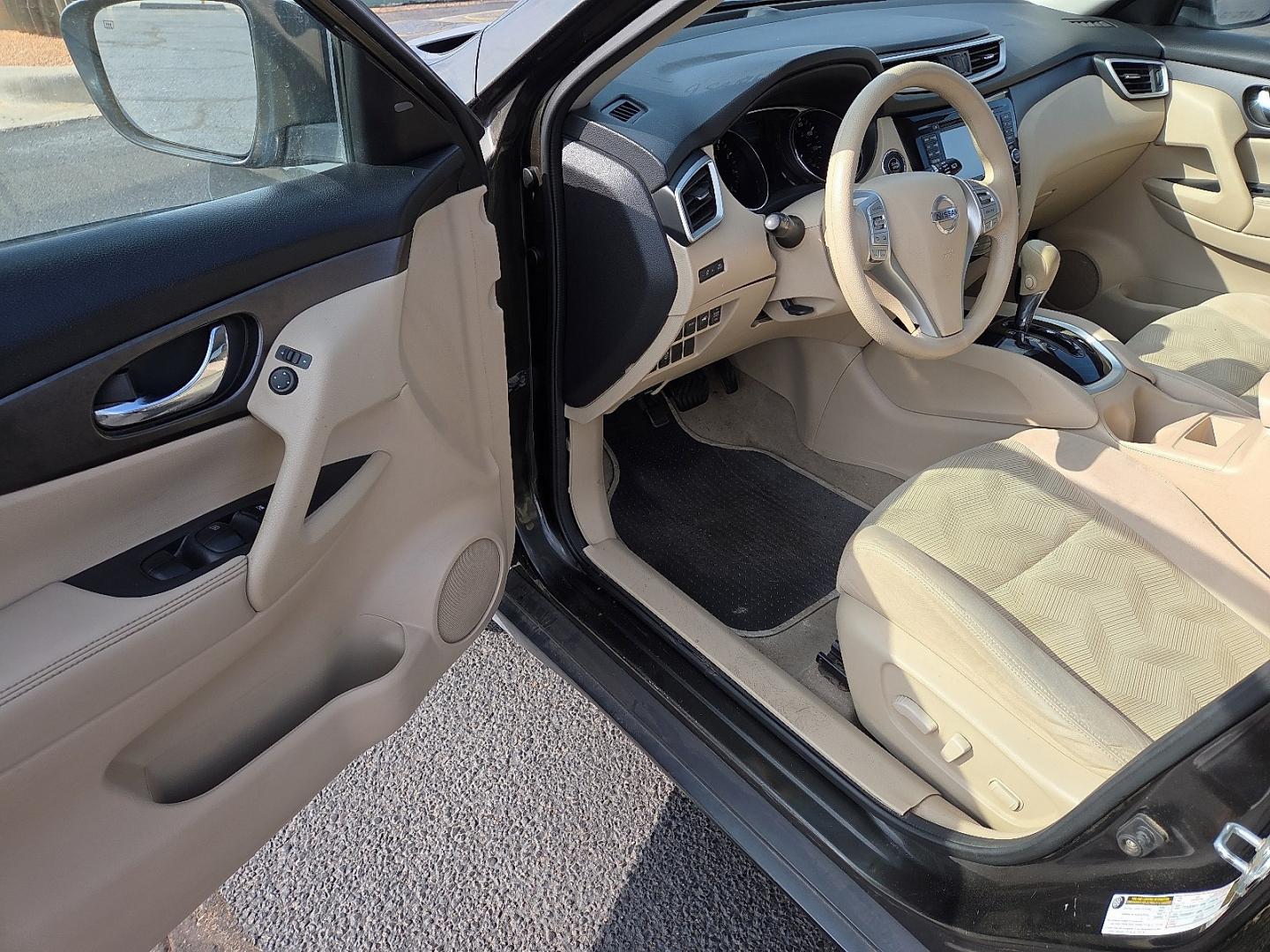 2014 Midnight Jade - EAN /Almond - C Nissan Rogue SV (5N1AT2ML8EC) with an 2.5L I-4 DOHC, variable valve control, regular gasoline, engine with 170HP engine, located at 4711 Ave Q, Lubbock, TX, 79412, (806) 687-2362, 33.551304, -101.855293- Photo#17