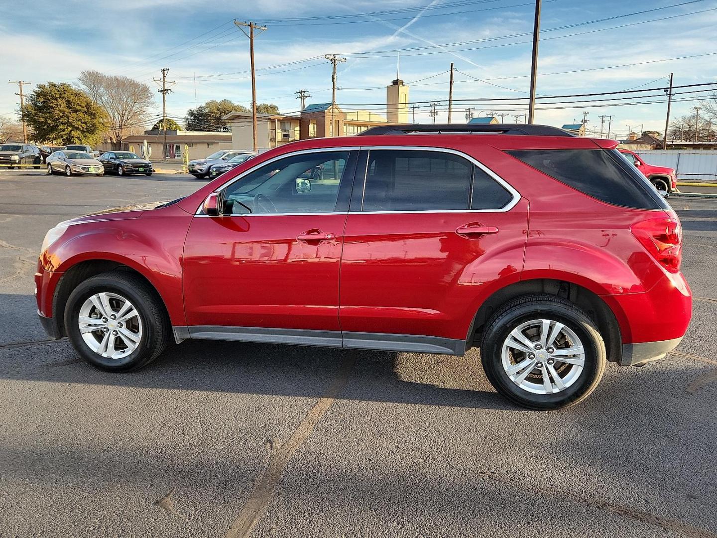 2015 RED Chevrolet Equinox 2LT (1GNALCEK1FZ) with an ECOTEC 2.4L I-4 gasoline direct injection, DOHC, VVT variable valve control, regular unleaded, engine with 182HP engine, located at 4711 Ave Q, Lubbock, TX, 79412, (806) 687-2362, 33.551304, -101.855293 - Photo#1
