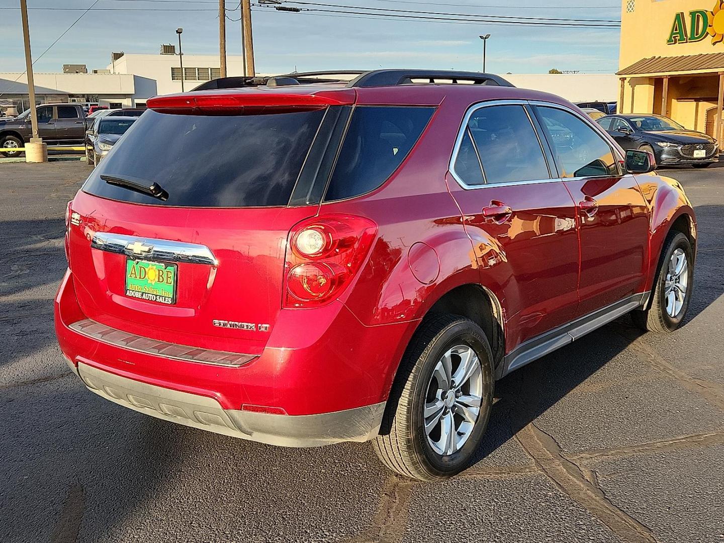 2015 RED Chevrolet Equinox 2LT (1GNALCEK1FZ) with an ECOTEC 2.4L I-4 gasoline direct injection, DOHC, VVT variable valve control, regular unleaded, engine with 182HP engine, located at 4711 Ave Q, Lubbock, TX, 79412, (806) 687-2362, 33.551304, -101.855293 - Photo#3