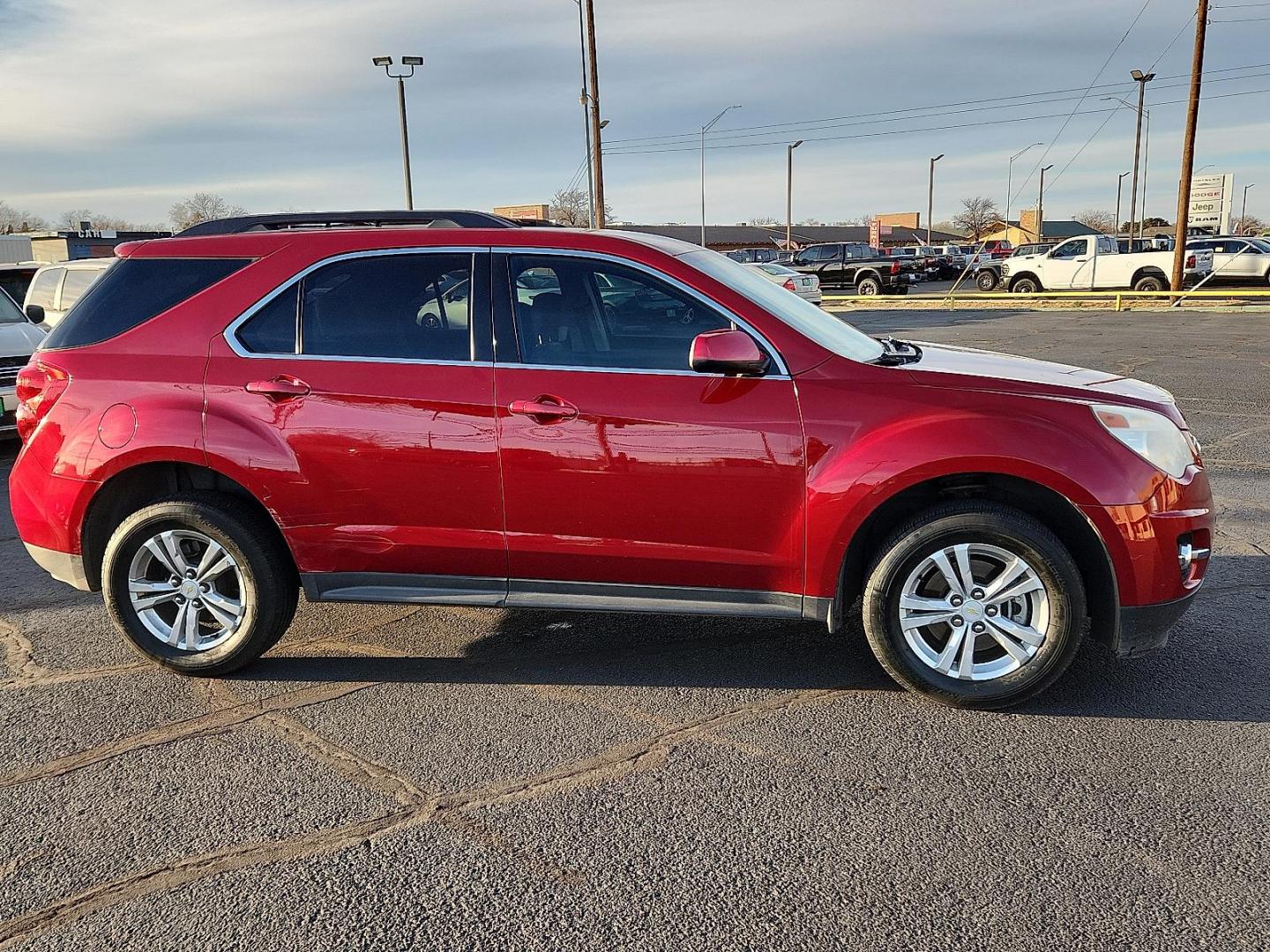 2015 RED Chevrolet Equinox 2LT (1GNALCEK1FZ) with an ECOTEC 2.4L I-4 gasoline direct injection, DOHC, VVT variable valve control, regular unleaded, engine with 182HP engine, located at 4711 Ave Q, Lubbock, TX, 79412, (806) 687-2362, 33.551304, -101.855293 - Photo#4