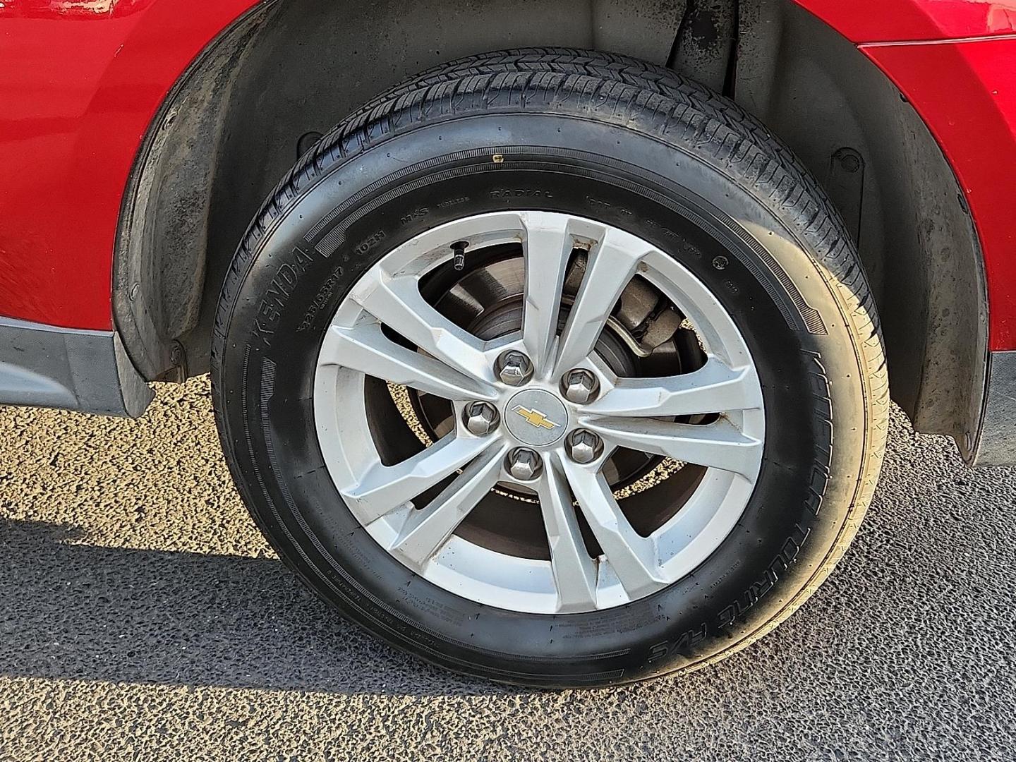 2015 RED Chevrolet Equinox 2LT (1GNALCEK1FZ) with an ECOTEC 2.4L I-4 gasoline direct injection, DOHC, VVT variable valve control, regular unleaded, engine with 182HP engine, located at 4711 Ave Q, Lubbock, TX, 79412, (806) 687-2362, 33.551304, -101.855293 - Photo#6