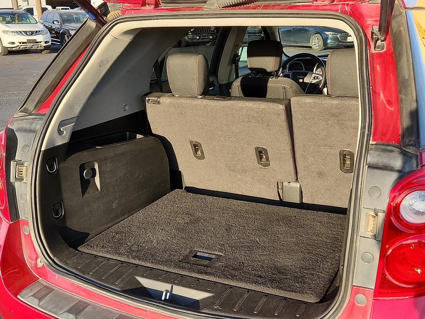 2015 RED Chevrolet Equinox 2LT (1GNALCEK1FZ) with an ECOTEC 2.4L I-4 gasoline direct injection, DOHC, VVT variable valve control, regular unleaded, engine with 182HP engine, located at 4711 Ave Q, Lubbock, TX, 79412, (806) 687-2362, 33.551304, -101.855293 - Photo#7