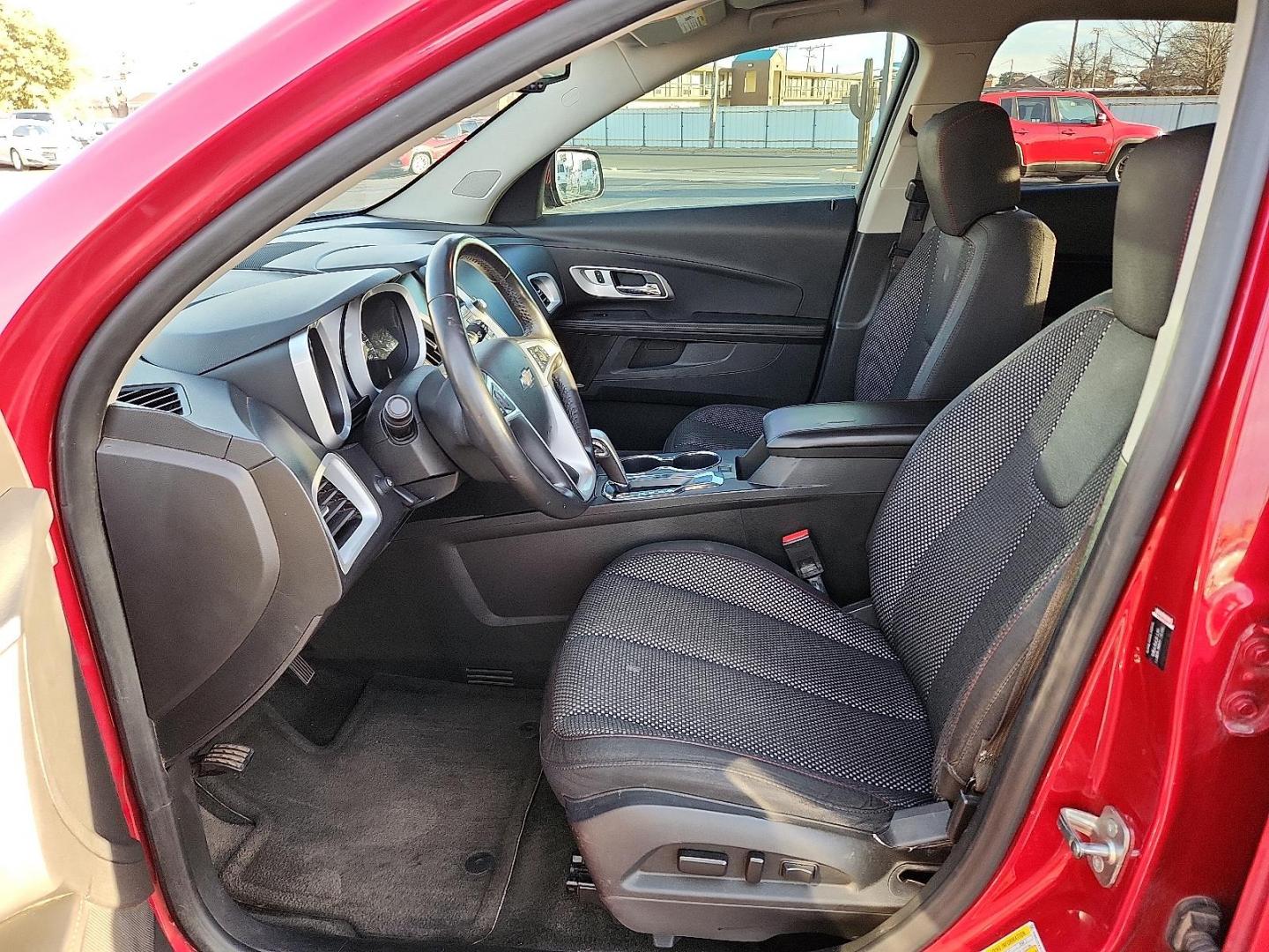 2015 RED Chevrolet Equinox 2LT (1GNALCEK1FZ) with an ECOTEC 2.4L I-4 gasoline direct injection, DOHC, VVT variable valve control, regular unleaded, engine with 182HP engine, located at 4711 Ave Q, Lubbock, TX, 79412, (806) 687-2362, 33.551304, -101.855293 - Photo#10