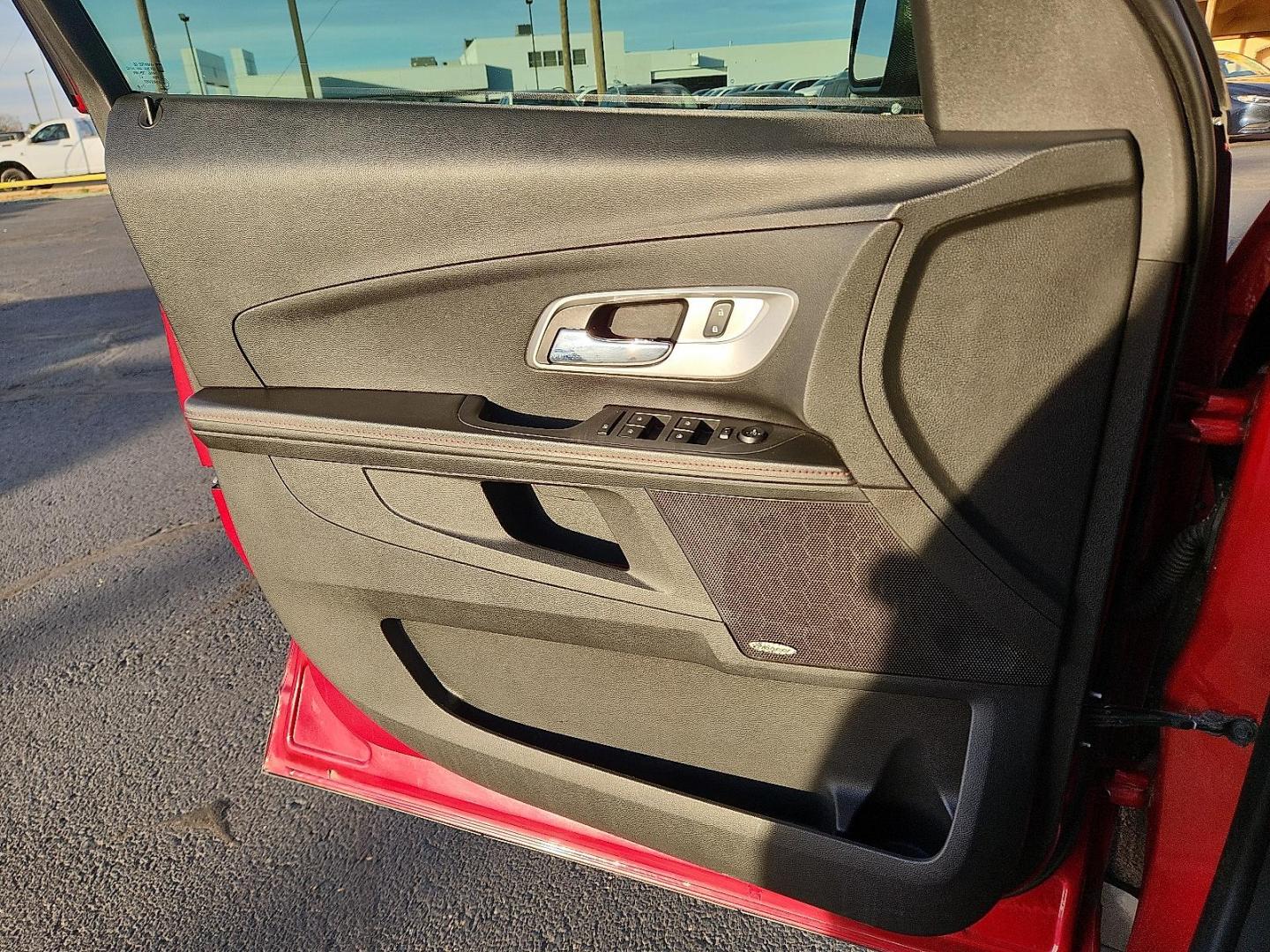 2015 RED Chevrolet Equinox 2LT (1GNALCEK1FZ) with an ECOTEC 2.4L I-4 gasoline direct injection, DOHC, VVT variable valve control, regular unleaded, engine with 182HP engine, located at 4711 Ave Q, Lubbock, TX, 79412, (806) 687-2362, 33.551304, -101.855293 - Photo#12