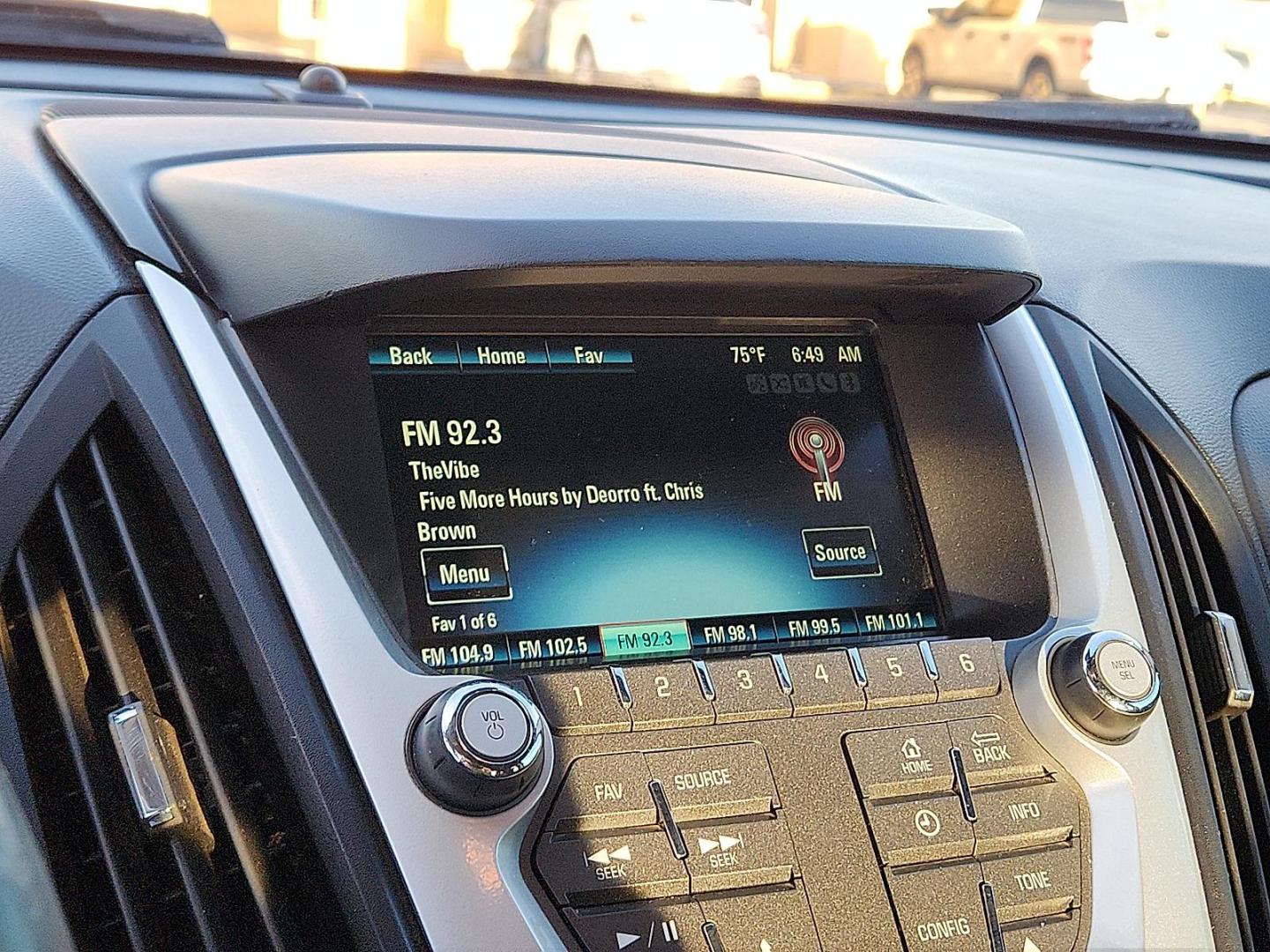 2015 RED Chevrolet Equinox 2LT (1GNALCEK1FZ) with an ECOTEC 2.4L I-4 gasoline direct injection, DOHC, VVT variable valve control, regular unleaded, engine with 182HP engine, located at 4711 Ave Q, Lubbock, TX, 79412, (806) 687-2362, 33.551304, -101.855293 - Photo#13