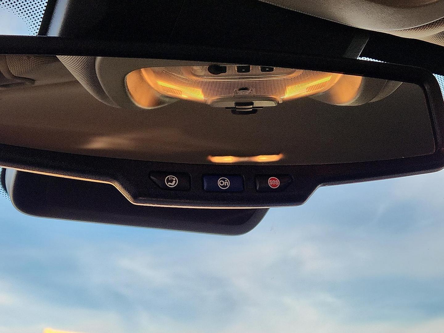 2015 RED Chevrolet Equinox 2LT (1GNALCEK1FZ) with an ECOTEC 2.4L I-4 gasoline direct injection, DOHC, VVT variable valve control, regular unleaded, engine with 182HP engine, located at 4711 Ave Q, Lubbock, TX, 79412, (806) 687-2362, 33.551304, -101.855293 - Photo#19