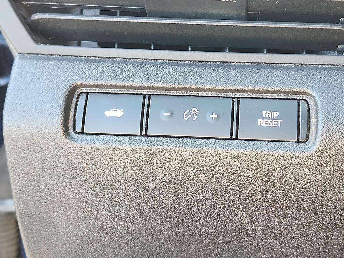 2020 Deep Blue Pearl Nissan Altima S FWD (1N4BL4BV3LC) with an 2.5L I-4 gasoline direct injection, DOHC, CVTCS variable valve control, regular unleaded, engine with 188HP engine, located at 4711 Ave Q, Lubbock, TX, 79412, (806) 687-2362, 33.551304, -101.855293 - Photo#16