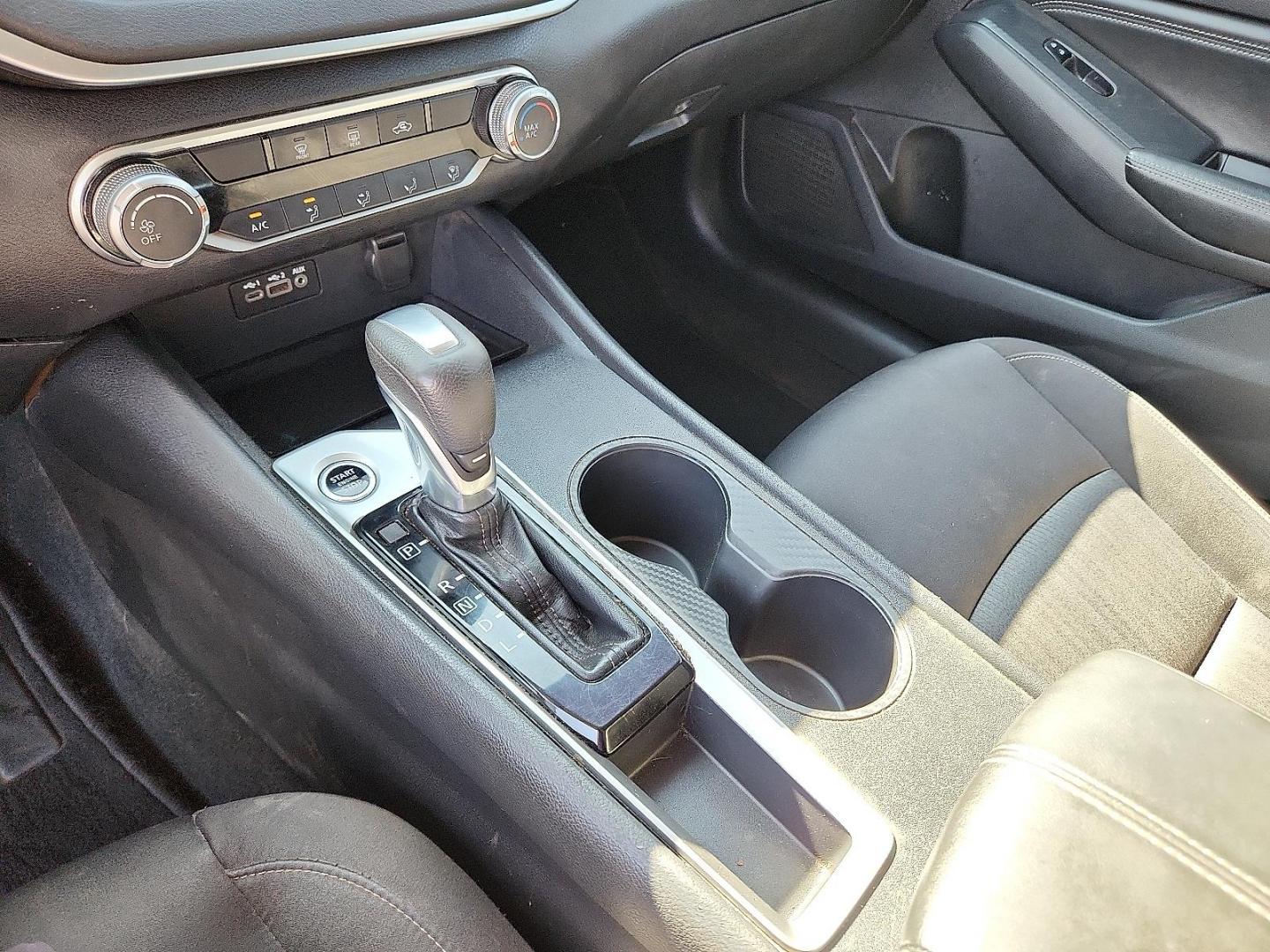 2020 Deep Blue Pearl Nissan Altima S FWD (1N4BL4BV3LC) with an 2.5L I-4 gasoline direct injection, DOHC, CVTCS variable valve control, regular unleaded, engine with 188HP engine, located at 4711 Ave Q, Lubbock, TX, 79412, (806) 687-2362, 33.551304, -101.855293 - Photo#18