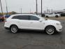 2018 White Platinum Metallic Tri-Coat Lincoln MKT Reserve (2LMHJ5AT2JB) with an EcoBoost 3.5L V-6 gasoline direct injection, DOHC, variable valve control, twin turbo, premium unleaded, engine with 365HP engine, located at 4711 Ave Q, Lubbock, TX, 79412, (806) 687-2362, 33.551304, -101.855293 - Photo#4