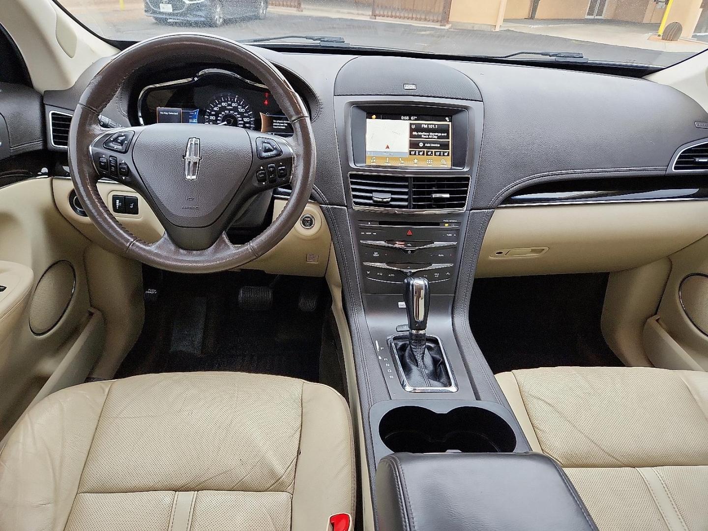 2018 White Platinum Metallic Tri-Coat Lincoln MKT Reserve (2LMHJ5AT2JB) with an EcoBoost 3.5L V-6 gasoline direct injection, DOHC, variable valve control, twin turbo, premium unleaded, engine with 365HP engine, located at 4711 Ave Q, Lubbock, TX, 79412, (806) 687-2362, 33.551304, -101.855293 - Photo#9