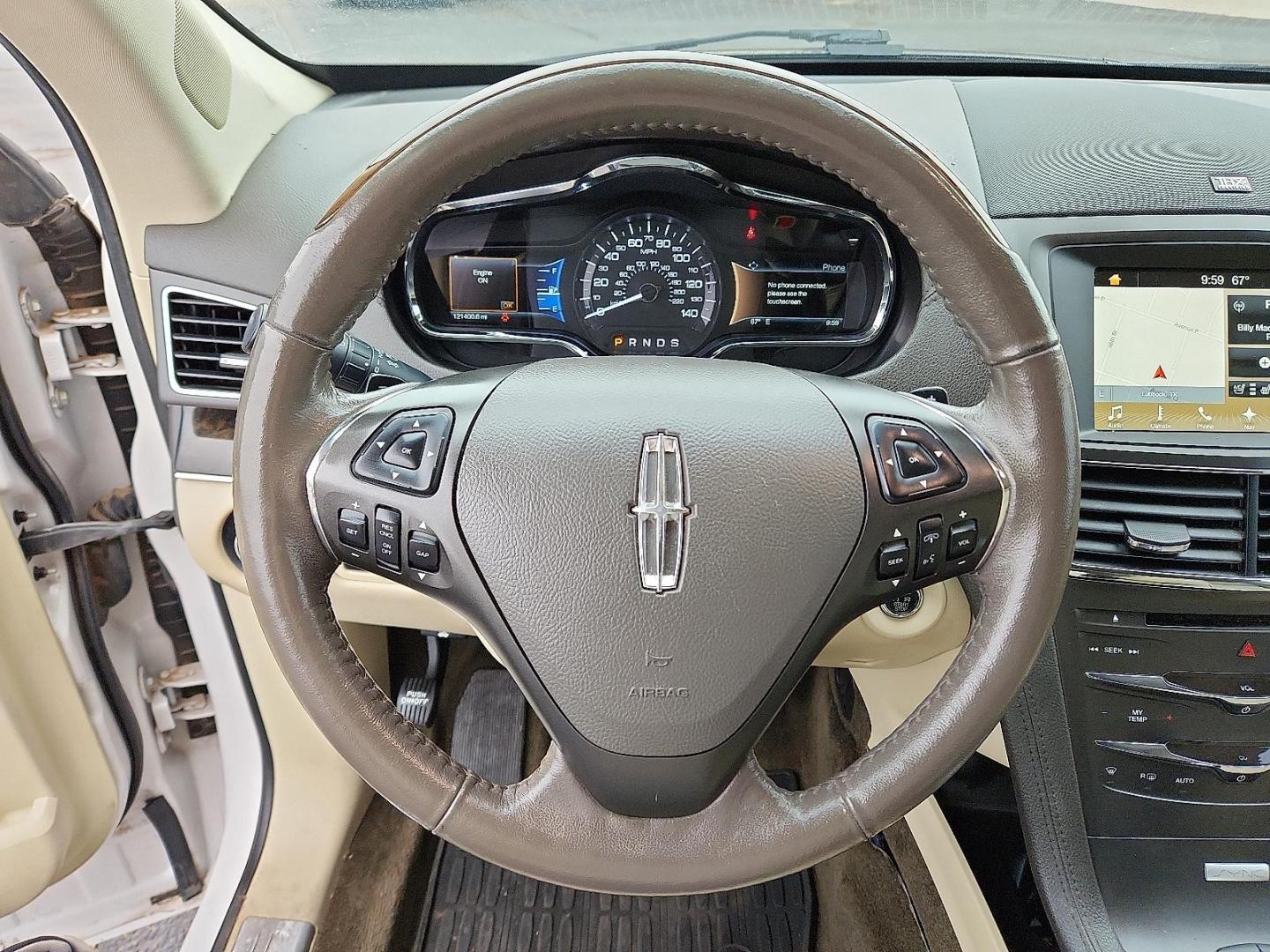 2018 White Platinum Metallic Tri-Coat Lincoln MKT Reserve (2LMHJ5AT2JB) with an EcoBoost 3.5L V-6 gasoline direct injection, DOHC, variable valve control, twin turbo, premium unleaded, engine with 365HP engine, located at 4711 Ave Q, Lubbock, TX, 79412, (806) 687-2362, 33.551304, -101.855293 - Photo#16