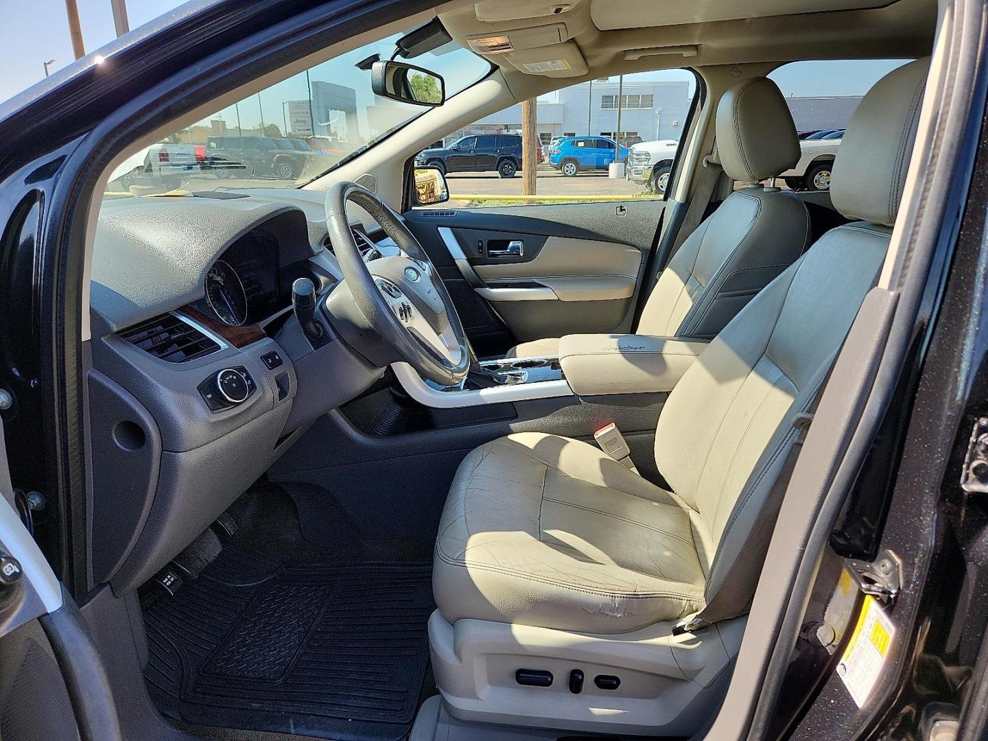 2014 Tuxedo Black Metallic Ford Edge Limited (2FMDK3KC8EB) with an 3.5L V-6 DOHC, variable valve control, regular unleaded, engine with 285HP engine, located at 4711 Ave Q, Lubbock, TX, 79412, (806) 687-2362, 33.551304, -101.855293 - Photo#11