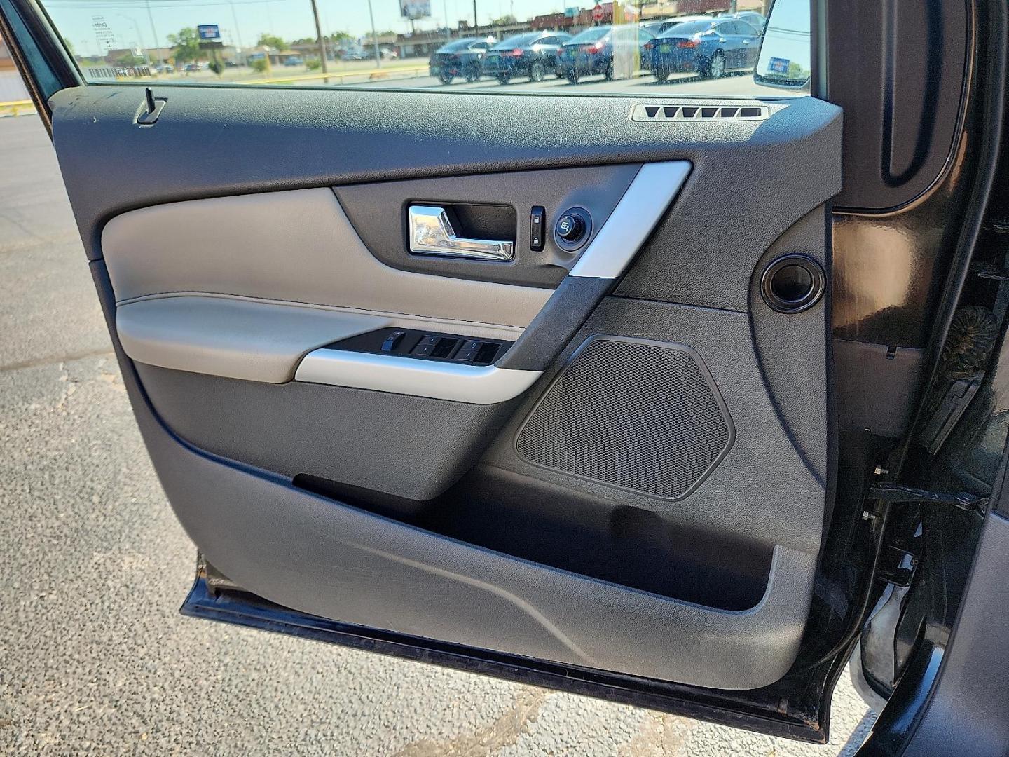 2014 Tuxedo Black Metallic Ford Edge Limited (2FMDK3KC8EB) with an 3.5L V-6 DOHC, variable valve control, regular unleaded, engine with 285HP engine, located at 4711 Ave Q, Lubbock, TX, 79412, (806) 687-2362, 33.551304, -101.855293 - Photo#13