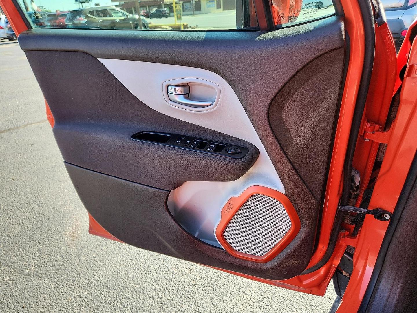 2015 Omaha Orange Jeep Renegade Latitude (ZACCJABT4FP) with an MultiAir2 Tigershark 2.4L I-4 variable valve control, regular unleaded, engine with 180HP engine, located at 4711 Ave Q, Lubbock, TX, 79412, (806) 687-2362, 33.551304, -101.855293 - Photo#12