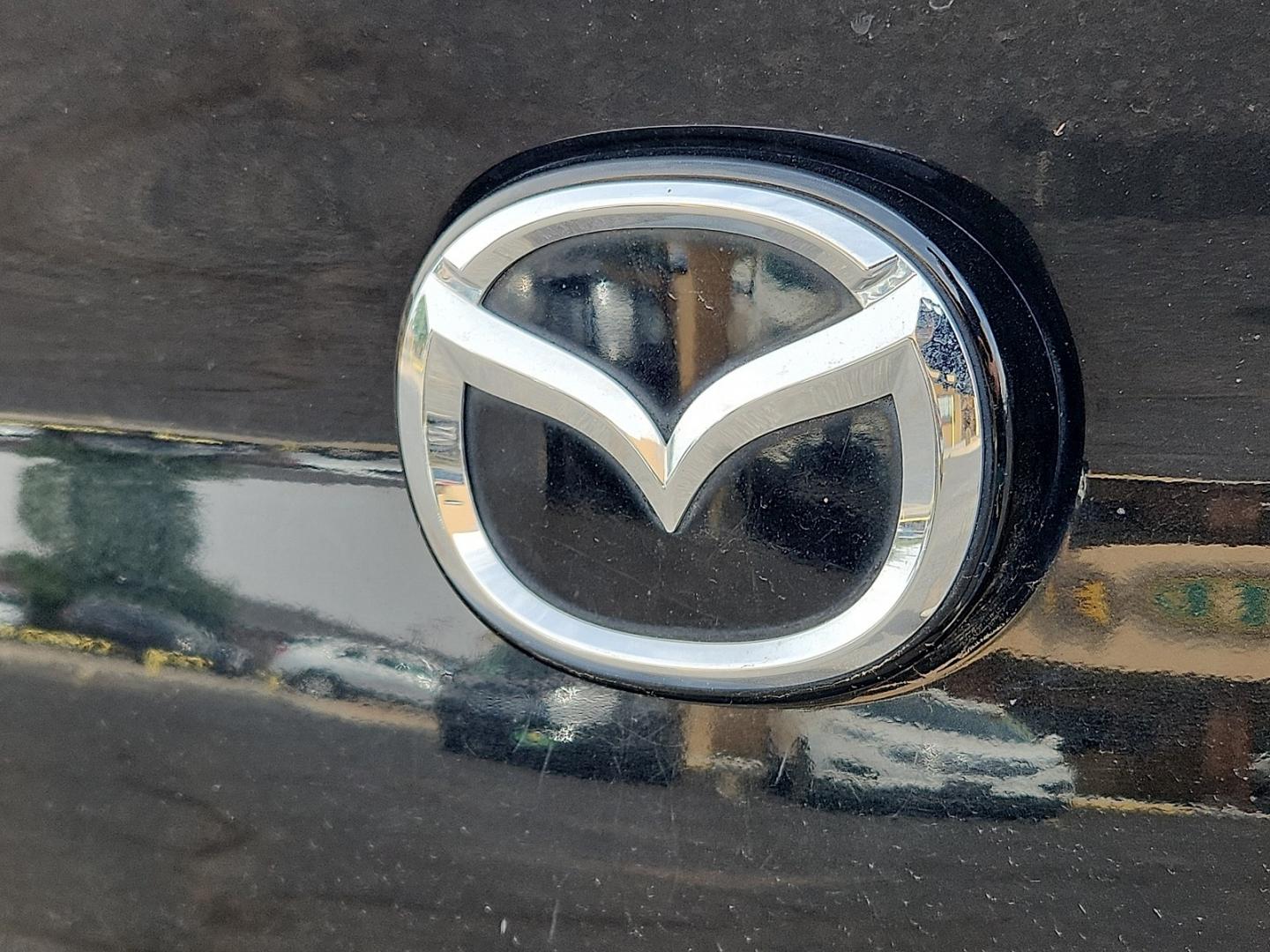 2020 BLACK /Black - BY3 Mazda Mazda3 Sedan Select Package (3MZBPBCM8LM) with an SKYACTIV-G 2.5L I-4 gasoline direct injection, DOHC, variable valve control, regular unleaded, engine with cylinder deactivation and 186HP engine, located at 4711 Ave Q, Lubbock, TX, 79412, (806) 687-2362, 33.551304, -101.855293 - Photo#9