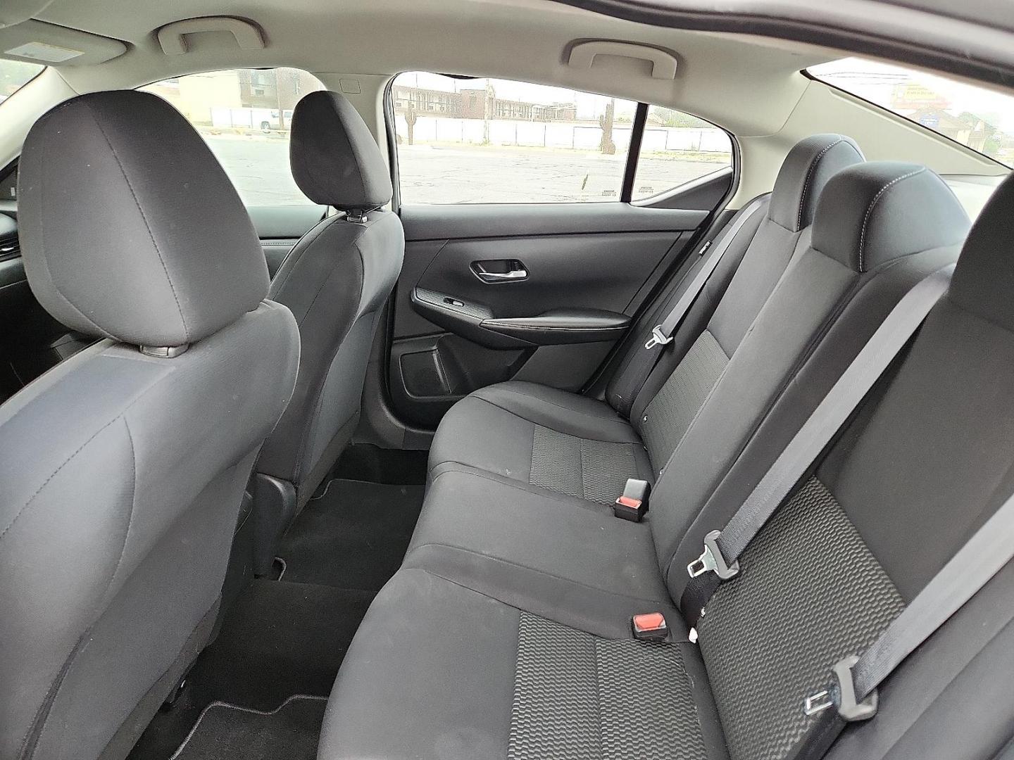 2021 Gun Metallic - KAD /Charcoal - G Nissan Sentra S Xtronic CVT (3N1AB8BV5MY) with an 2L I-4 gasoline direct injection, DOHC, variable valve control, regular unleaded, engine with 149HP engine, located at 4711 Ave Q, Lubbock, TX, 79412, (806) 687-2362, 33.551304, -101.855293 - Photo#7