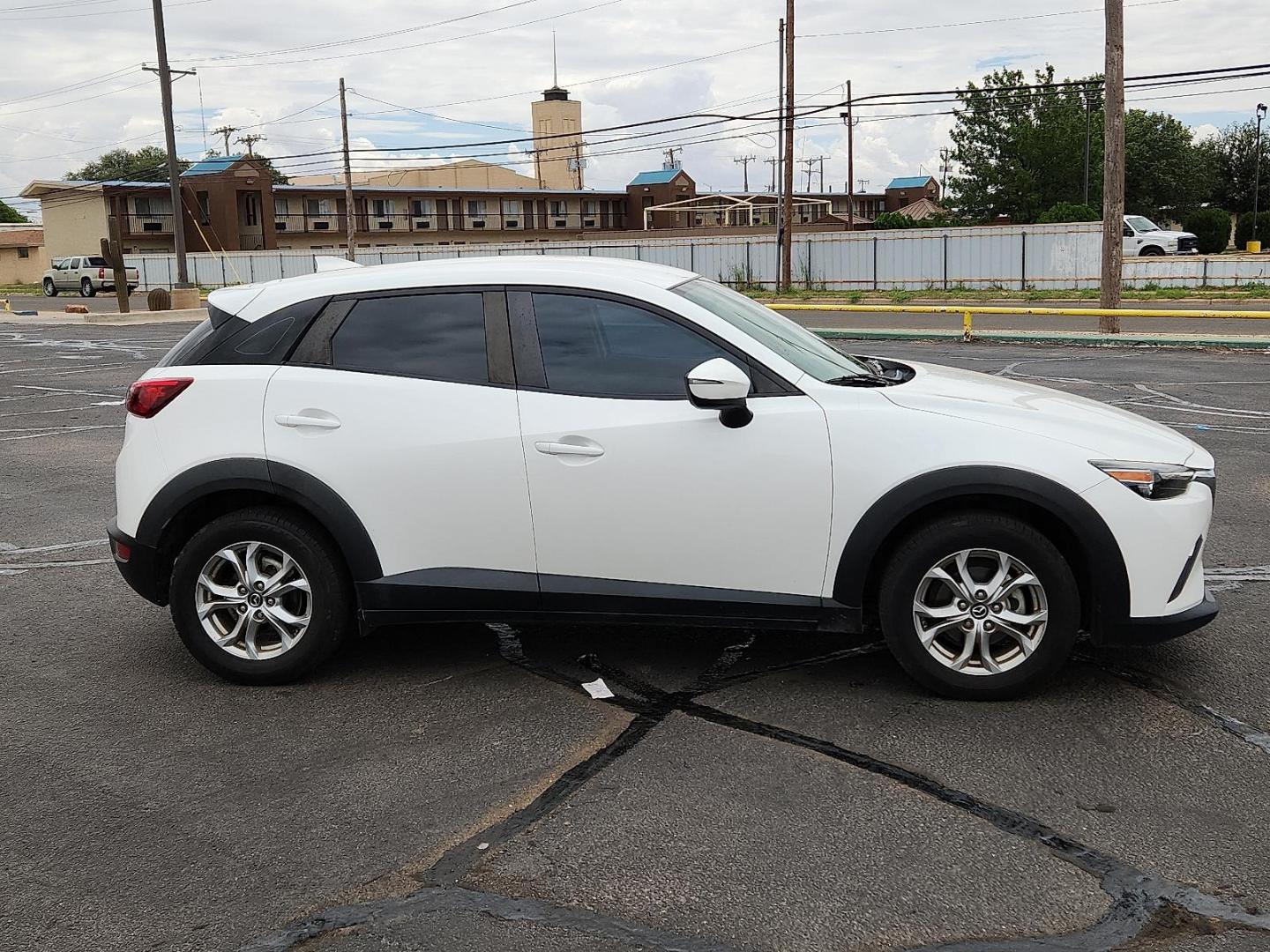 2019 Mazda CX-3 Sport (JM1DKDB70K1) with an SKYACTIV-G 2L I-4 gasoline direct injection, DOHC, variable valve control, regular unleaded, engine with 148HP engine, located at 4711 Ave Q, Lubbock, TX, 79412, (806) 687-2362, 33.551304, -101.855293 - Photo#4