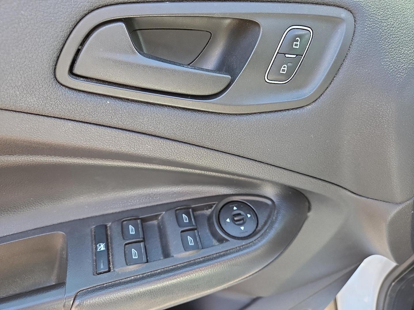 2019 Oxford White - YZ /Chromite Gray/Charcoal Black - 7B Ford Escape S (1FMCU0F71KU) with an Duratec 2.5L I-4 DOHC, iVCT variable valve control, regular unleaded, engine with 168HP engine, located at 4711 Ave Q, Lubbock, TX, 79412, (806) 687-2362, 33.551304, -101.855293 - Photo#19