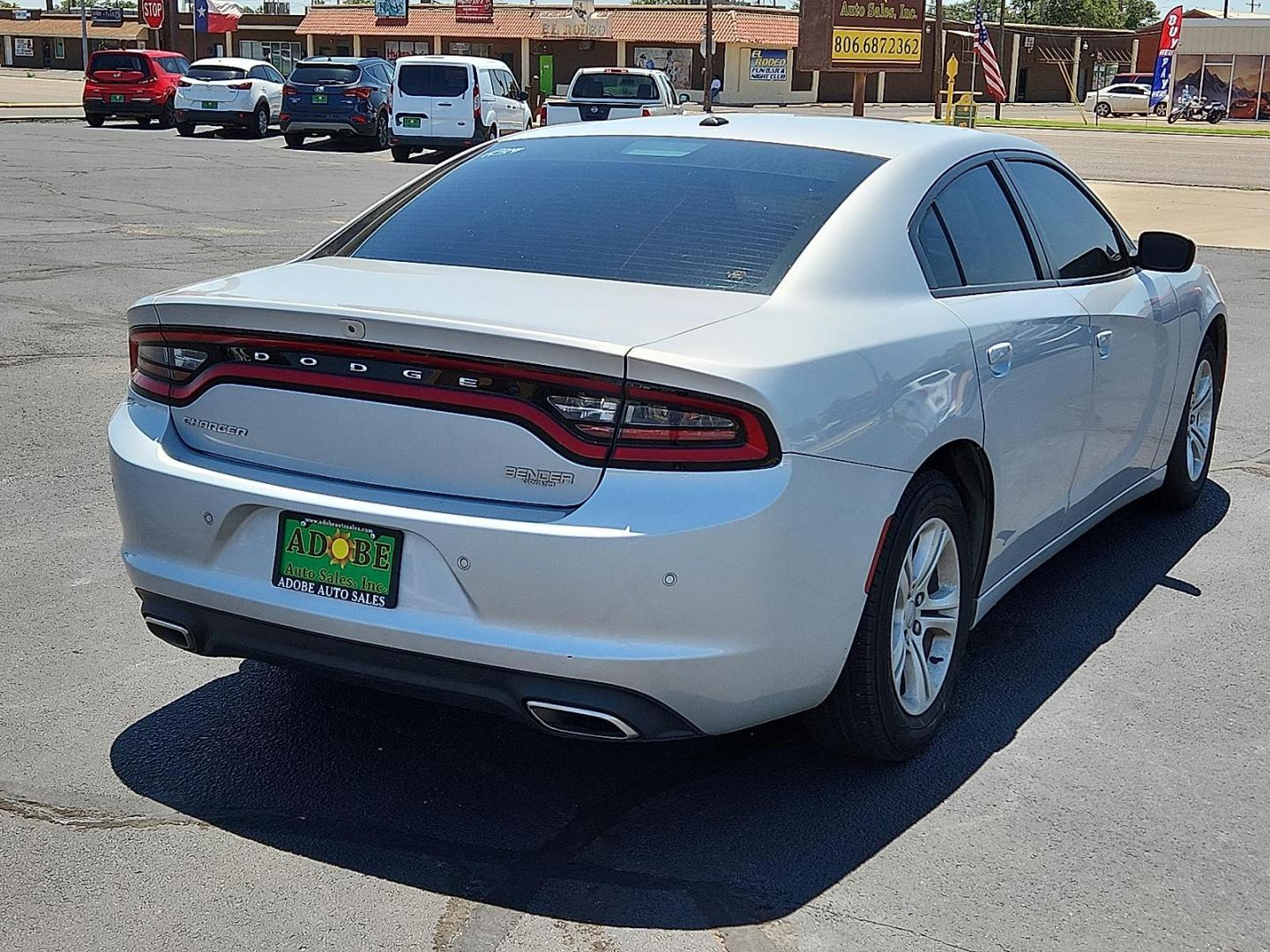 2020 SILVER Dodge Charger SXT RWD (2C3CDXBG9LH) with an Pentastar 3.6L V-6 DOHC, variable valve control, regular unleaded, engine with 292HP engine, located at 4711 Ave Q, Lubbock, TX, 79412, (806) 687-2362, 33.551304, -101.855293 - Photo#3