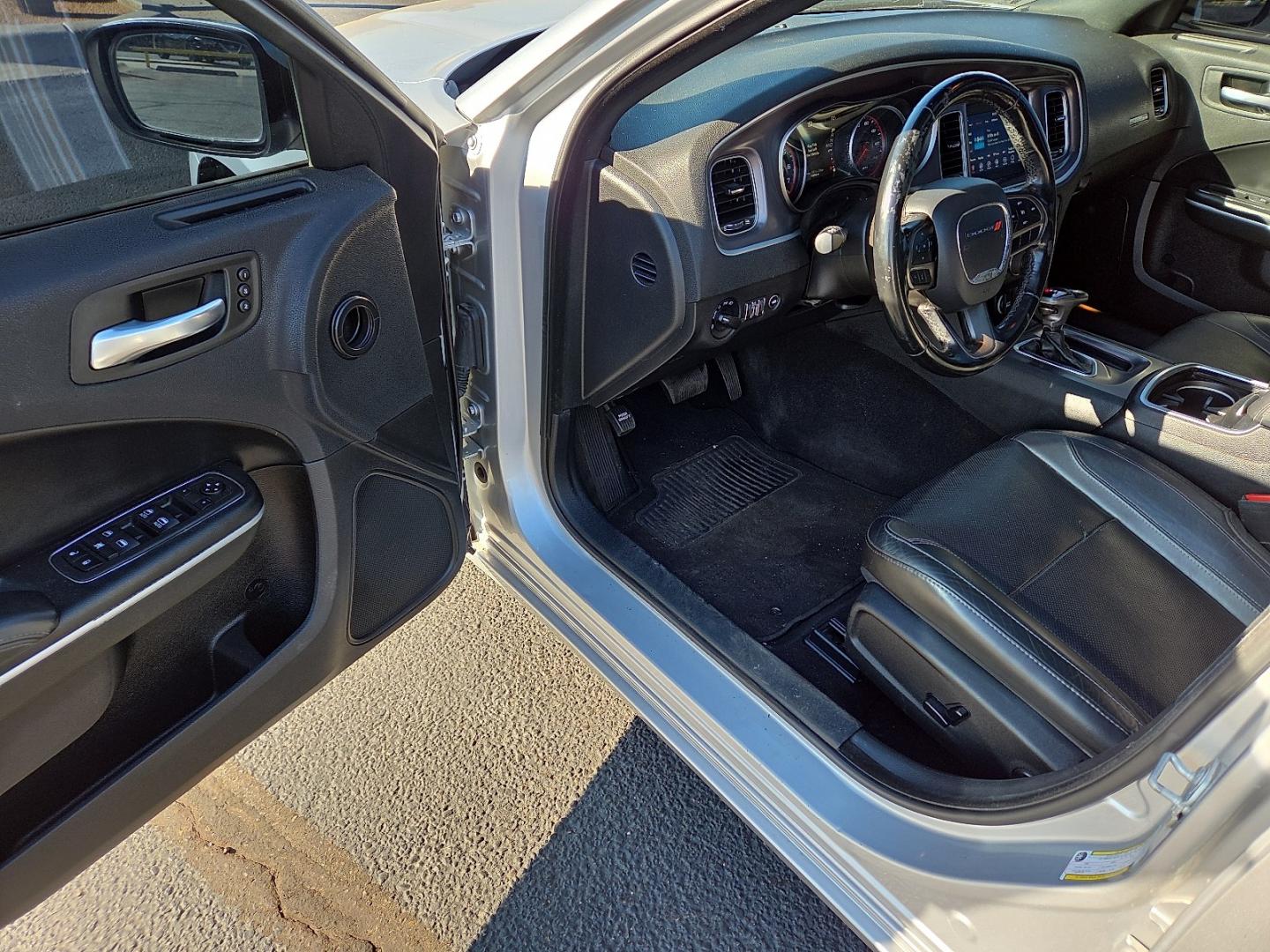 2020 Triple Nickel Clearcoat - PSE /Black - X9 Dodge Charger SXT RWD (2C3CDXBG9LH) with an Pentastar 3.6L V-6 DOHC, variable valve control, regular gasoline, engine with 292HP engine, located at 4711 Ave Q, Lubbock, TX, 79412, (806) 687-2362, 33.551304, -101.855293- Photo#19