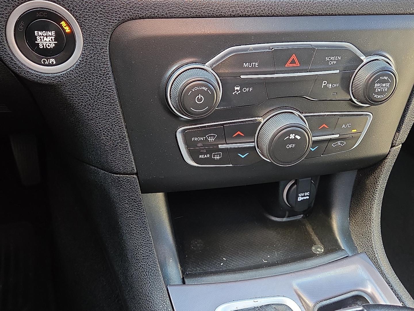 2020 Triple Nickel Clearcoat - PSE /Black - X9 Dodge Charger SXT RWD (2C3CDXBG9LH) with an Pentastar 3.6L V-6 DOHC, variable valve control, regular gasoline, engine with 292HP engine, located at 4711 Ave Q, Lubbock, TX, 79412, (806) 687-2362, 33.551304, -101.855293- Photo#24