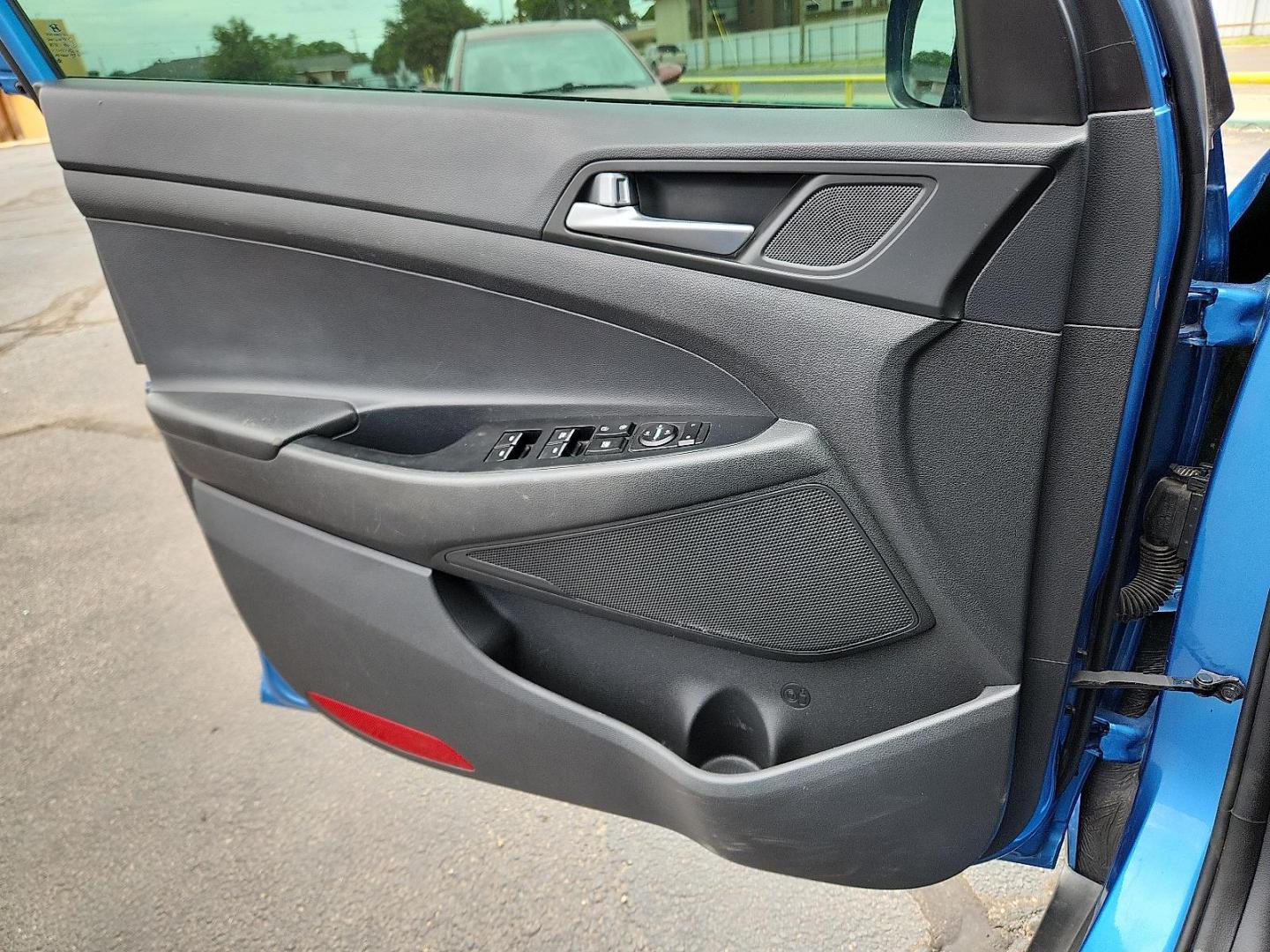 2016 BLUE Hyundai Tucson Limited (KM8J33A21GU) with an 1.6L I-4 gasoline direct injection, DOHC, variable valve control, intercooled turbo, regular unleaded, engine with 175HP engine, located at 4711 Ave Q, Lubbock, TX, 79412, (806) 687-2362, 33.551304, -101.855293 - Photo#13