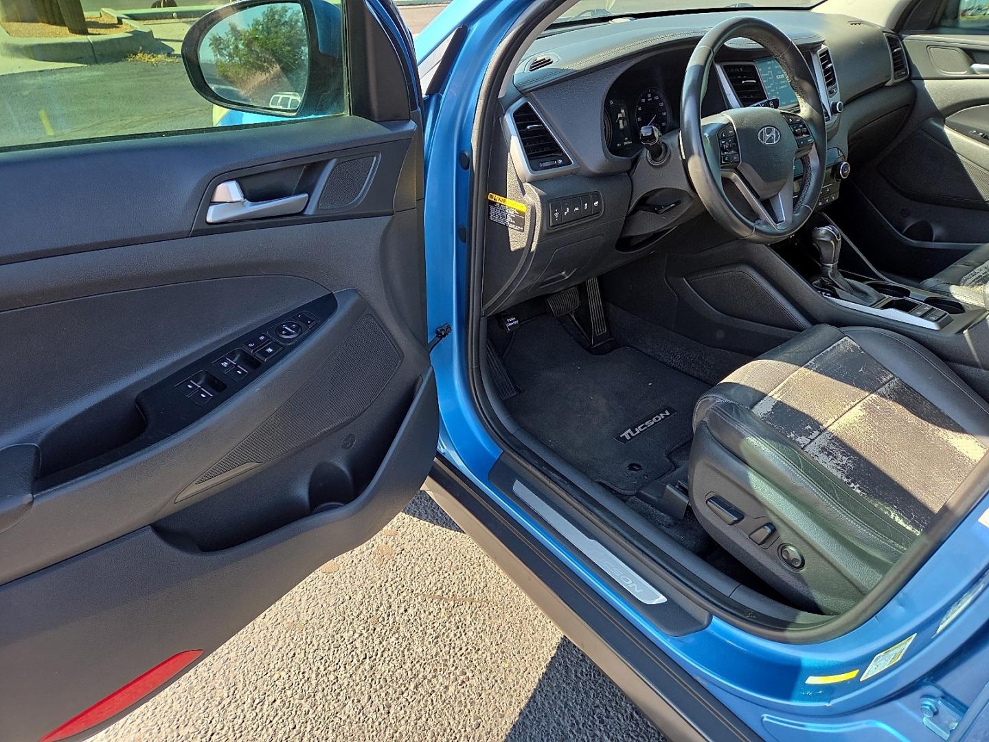 2016 Caribbean Blue - R5U /Black - TRY Hyundai Tucson Limited (KM8J33A21GU) with an 1.6L I-4 direct injection, DOHC, variable valve control, intercooled turbo, regular gasoline, engine with 175HP engine, located at 4711 Ave Q, Lubbock, TX, 79412, (806) 687-2362, 33.551304, -101.855293- Photo#18