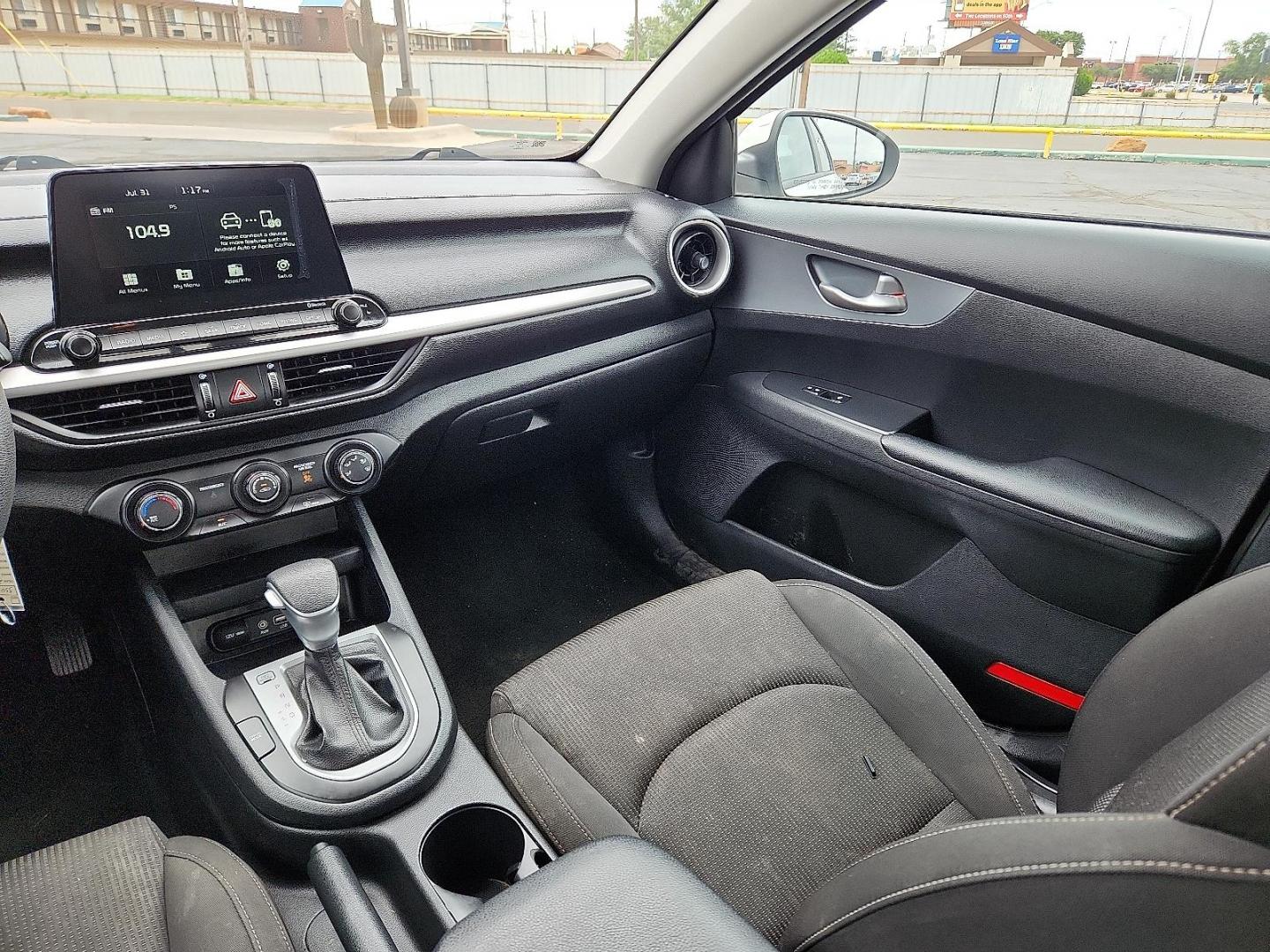 2021 Clear White - UD /Black - WK Kia Forte LXS (3KPF24AD9ME) with an 2L I-4 DOHC, D-CVVT variable valve control, regular unleaded, engine with 147HP engine, located at 4711 Ave Q, Lubbock, TX, 79412, (806) 687-2362, 33.551304, -101.855293 - Photo#8