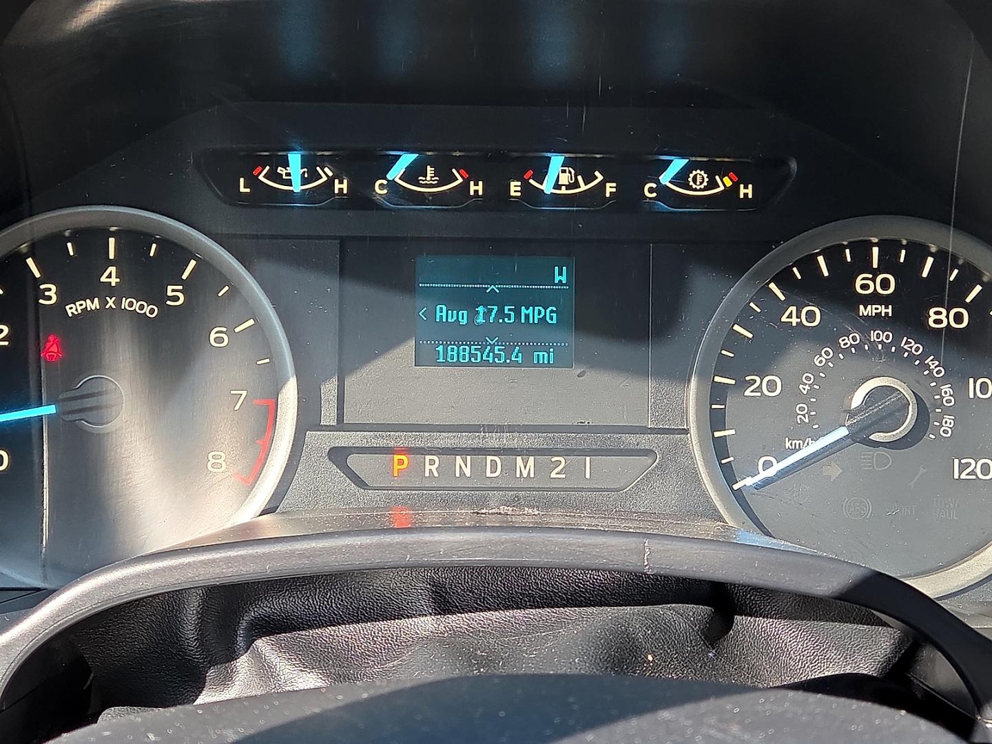 2018 Ingot Silver Metallic - UX /Medium Earth Gray - MG Ford F-150 XLT (1FTEW1EB6JF) with an 3.3L V-6 port/direct injection, DOHC, Ti-VCT variable valve control, regular gasoline, engine with 290HP engine, located at 4711 Ave Q, Lubbock, TX, 79412, (806) 687-2362, 33.551304, -101.855293- Photo#22