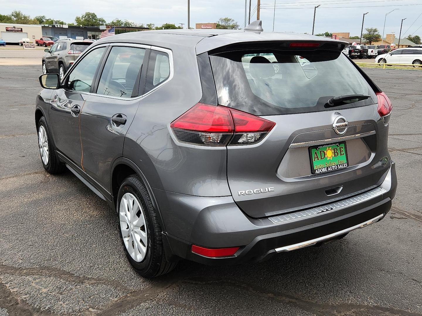 2017 GRAY Nissan Rogue S (JN8AT2MT7HW) with an 2.5L I-4 DOHC, variable valve control, regular unleaded, engine with 170HP engine, located at 4711 Ave Q, Lubbock, TX, 79412, (806) 687-2362, 33.551304, -101.855293 - Photo#2