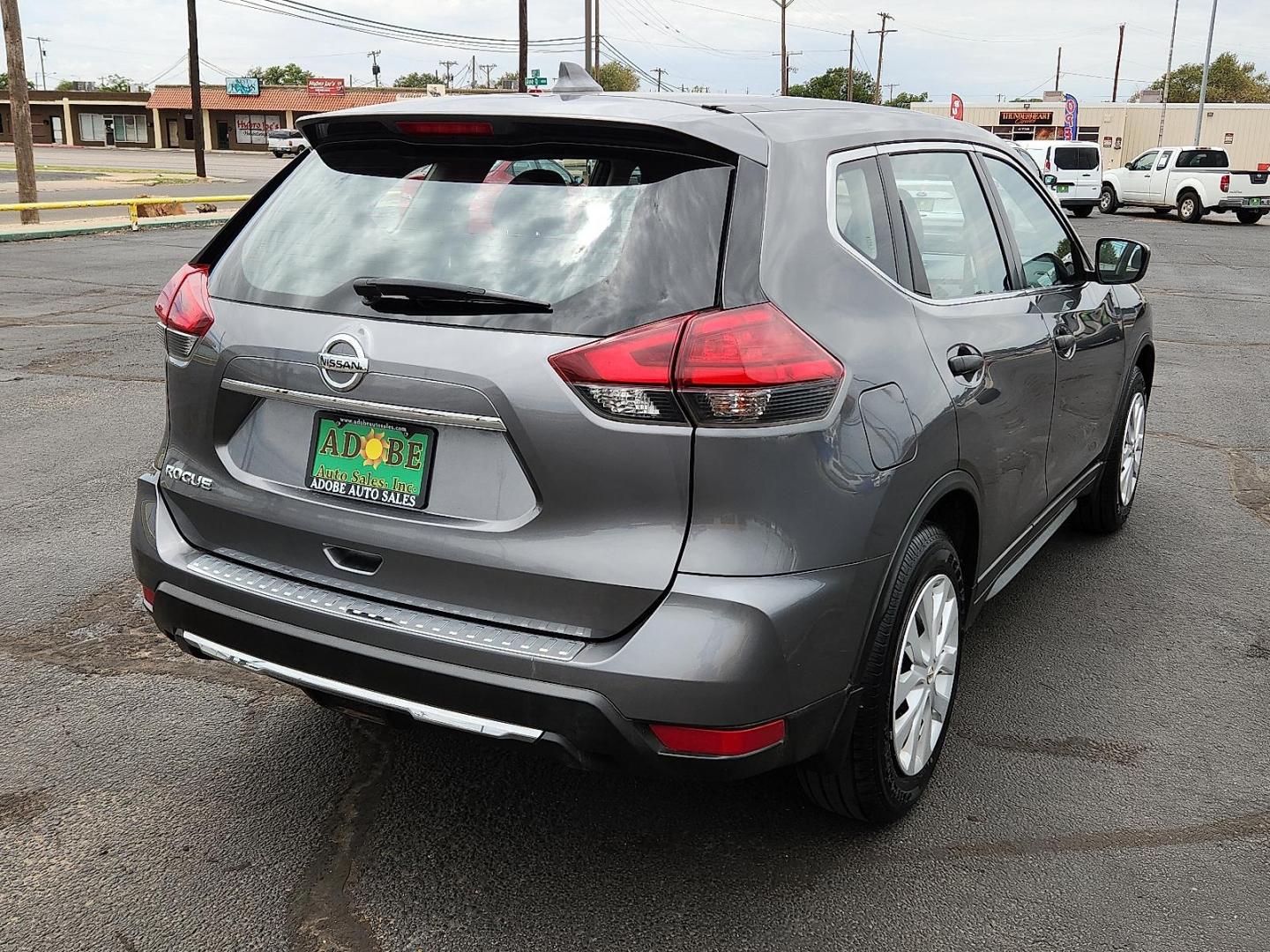 2017 GRAY Nissan Rogue S (JN8AT2MT7HW) with an 2.5L I-4 DOHC, variable valve control, regular unleaded, engine with 170HP engine, located at 4711 Ave Q, Lubbock, TX, 79412, (806) 687-2362, 33.551304, -101.855293 - Photo#3