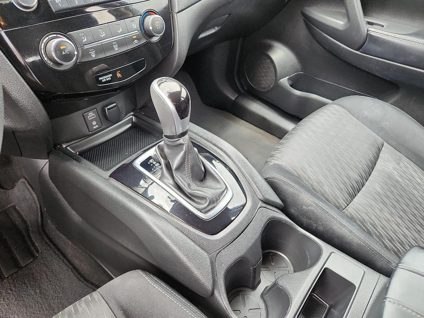 2017 GRAY Nissan Rogue S (JN8AT2MT7HW) with an 2.5L I-4 DOHC, variable valve control, regular unleaded, engine with 170HP engine, located at 4711 Ave Q, Lubbock, TX, 79412, (806) 687-2362, 33.551304, -101.855293 - Photo#18