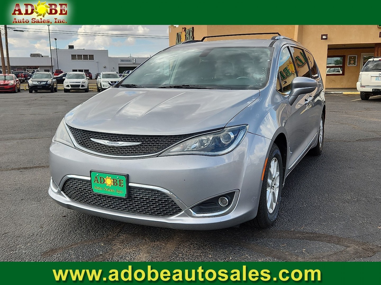 2020 SILVER /Black/Alloy - XP Chrysler Pacifica Touring L (2C4RC1BGXLR) with an 3.6L V-6 DOHC, VVT variable valve control, regular unleaded, engine with cylinder deactivation and 287HP engine, located at 4711 Ave Q, Lubbock, TX, 79412, (806) 687-2362, 33.551304, -101.855293 - Photo#0