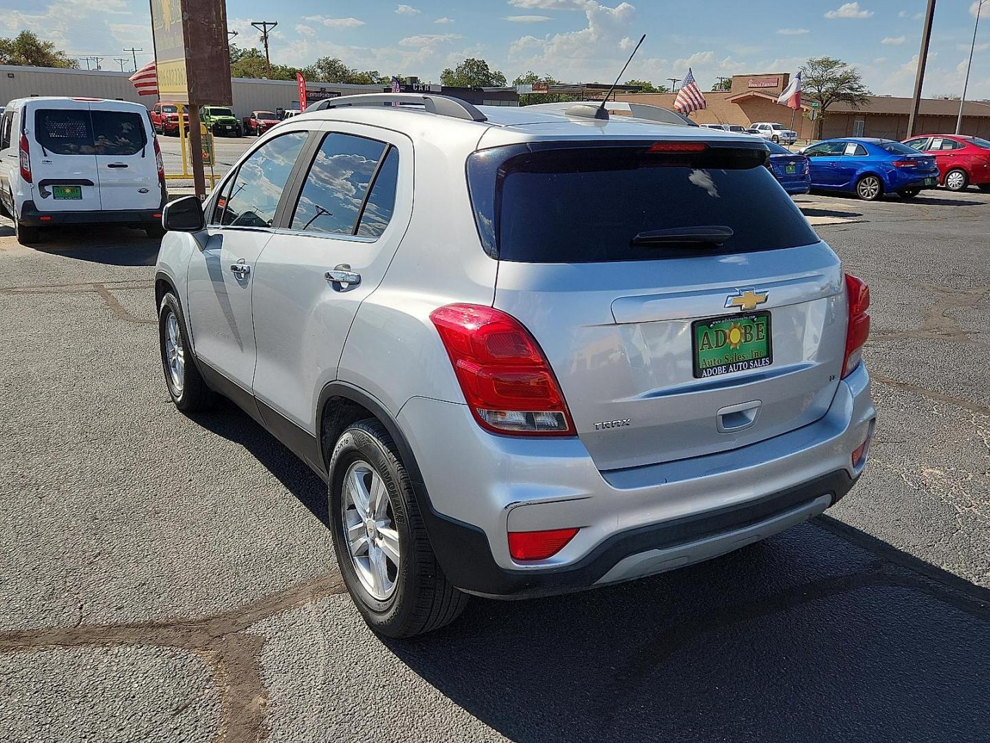 2018 SILVER Chevrolet Trax LT (KL7CJLSB4JB) with an ECOTEC 1.4L I-4 DOHC, VVT variable valve control, intercooled turbo, regular unleaded, engine with 138HP engine, located at 4711 Ave Q, Lubbock, TX, 79412, (806) 687-2362, 33.551304, -101.855293 - Photo#2