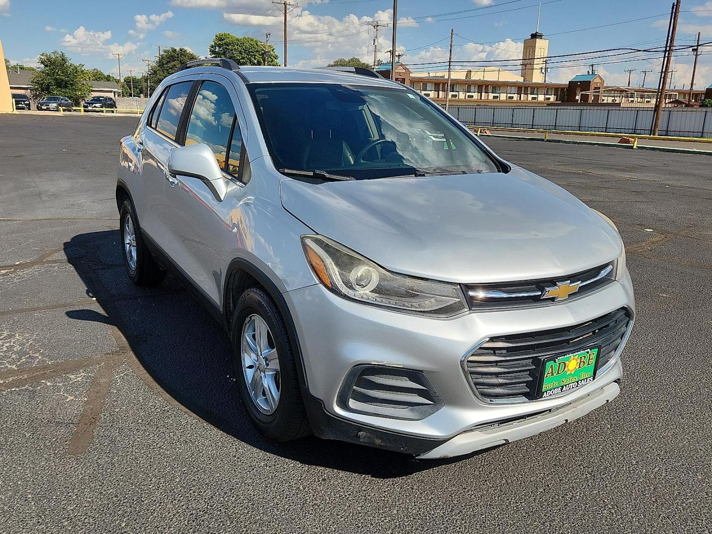 2018 SILVER Chevrolet Trax LT (KL7CJLSB4JB) with an ECOTEC 1.4L I-4 DOHC, VVT variable valve control, intercooled turbo, regular unleaded, engine with 138HP engine, located at 4711 Ave Q, Lubbock, TX, 79412, (806) 687-2362, 33.551304, -101.855293 - Photo#5