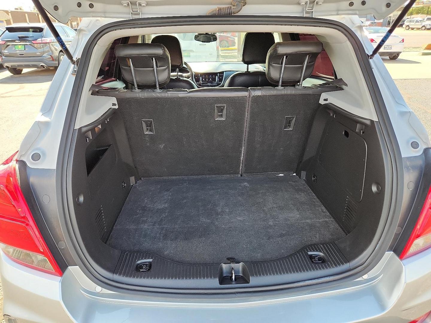 2018 SILVER Chevrolet Trax LT (KL7CJLSB4JB) with an ECOTEC 1.4L I-4 DOHC, VVT variable valve control, intercooled turbo, regular unleaded, engine with 138HP engine, located at 4711 Ave Q, Lubbock, TX, 79412, (806) 687-2362, 33.551304, -101.855293 - Photo#10