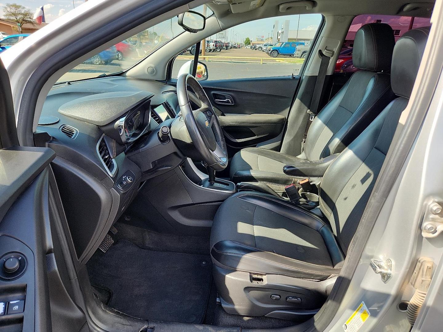 2018 SILVER Chevrolet Trax LT (KL7CJLSB4JB) with an ECOTEC 1.4L I-4 DOHC, VVT variable valve control, intercooled turbo, regular unleaded, engine with 138HP engine, located at 4711 Ave Q, Lubbock, TX, 79412, (806) 687-2362, 33.551304, -101.855293 - Photo#16