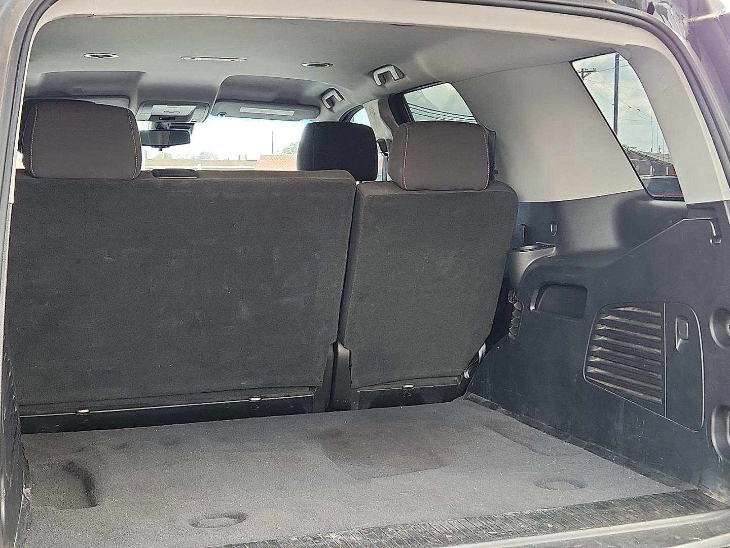 2019 BLACK /Jet Black - H0U Chevrolet Tahoe LS (1GNSKAKC0KR) with an EcoTec3 5.3L V-8 gasoline direct injection, variable valve control, regular unleaded, engine with cylinder deactivation and 355HP engine, located at 4711 Ave Q, Lubbock, TX, 79412, (806) 687-2362, 33.551304, -101.855293- Photo#7