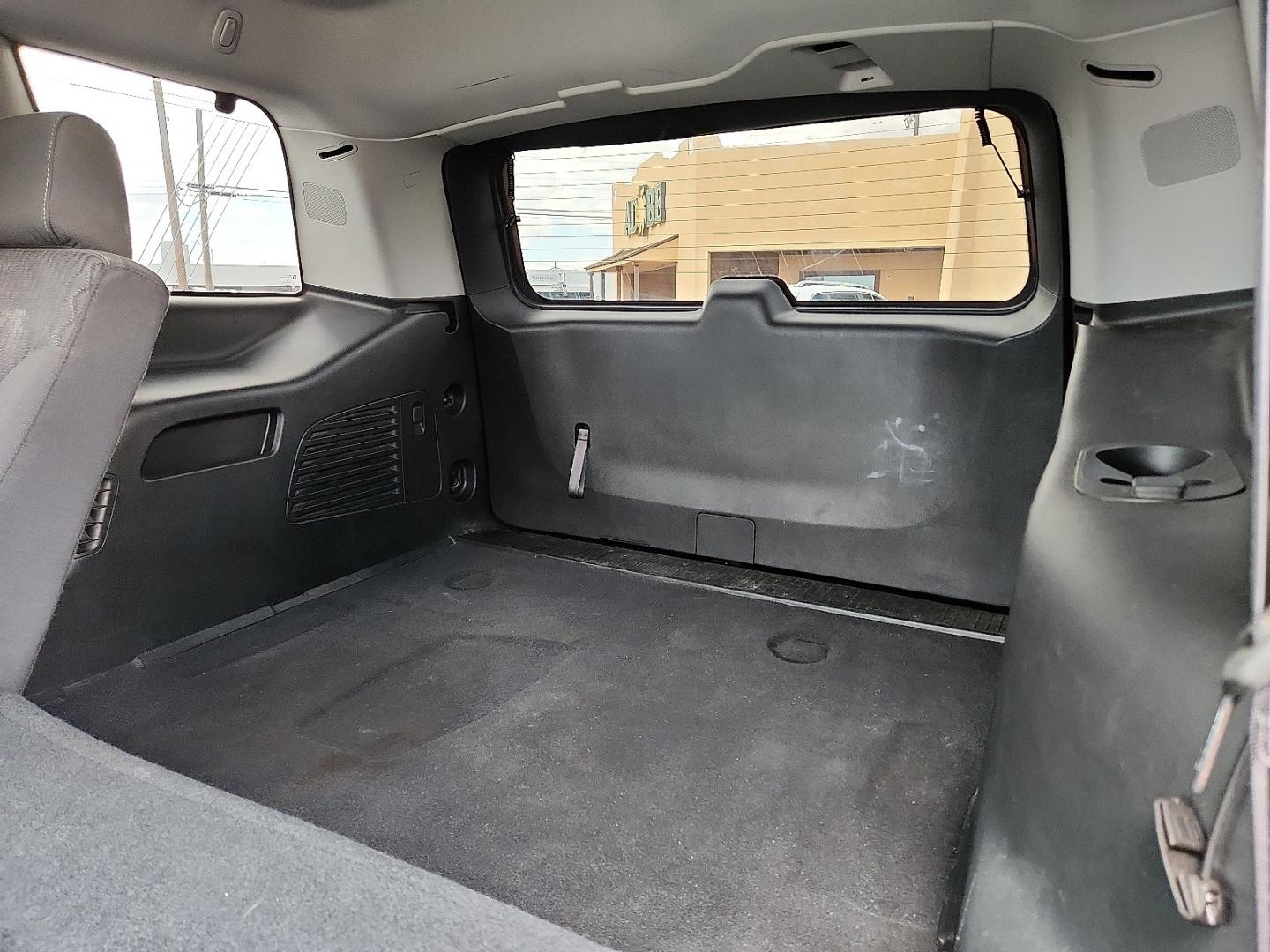 2019 BLACK /Jet Black - H0U Chevrolet Tahoe LS (1GNSKAKC0KR) with an EcoTec3 5.3L V-8 gasoline direct injection, variable valve control, regular unleaded, engine with cylinder deactivation and 355HP engine, located at 4711 Ave Q, Lubbock, TX, 79412, (806) 687-2362, 33.551304, -101.855293- Photo#8